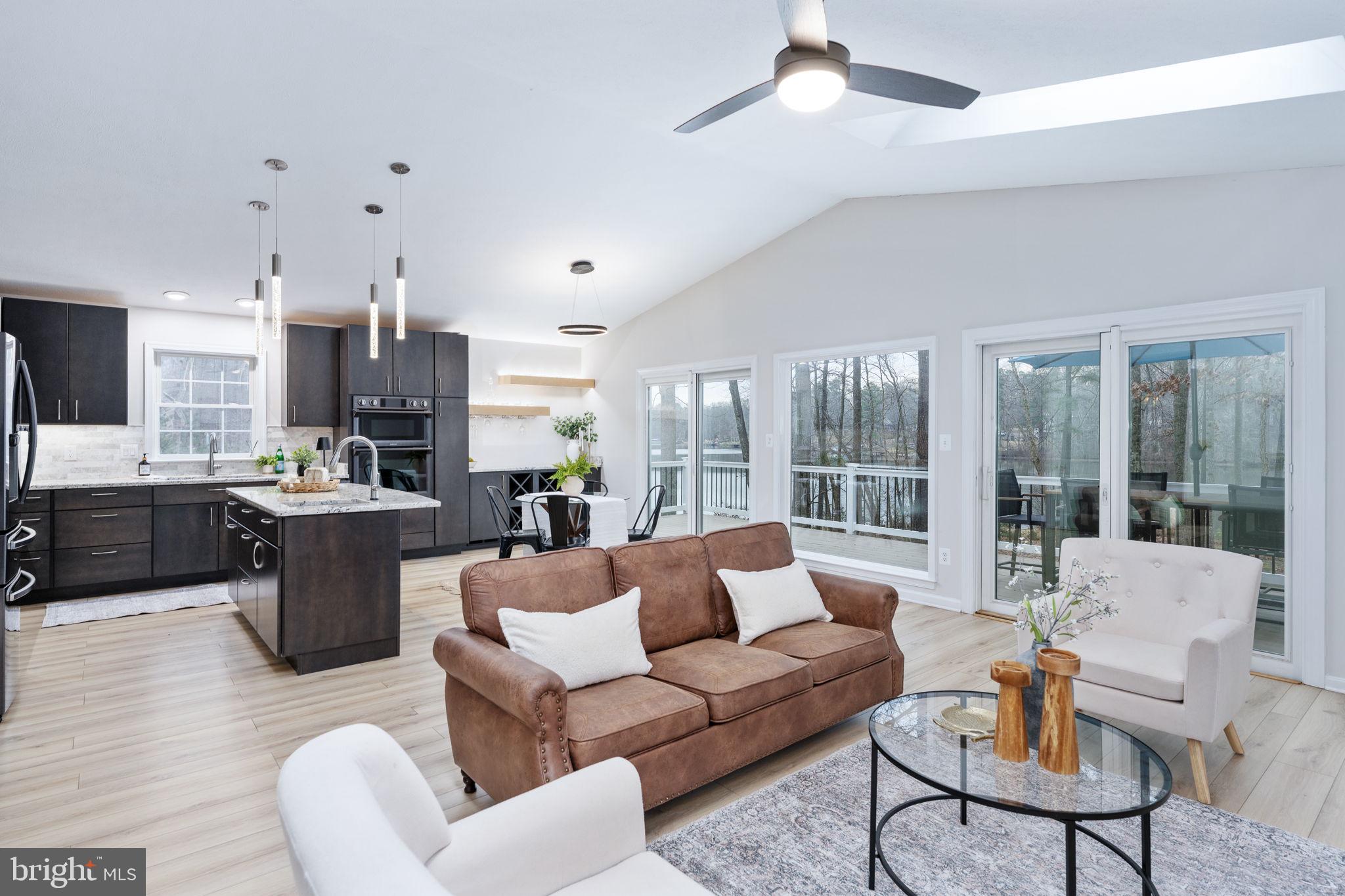 LAKE CAROLINE - Residential