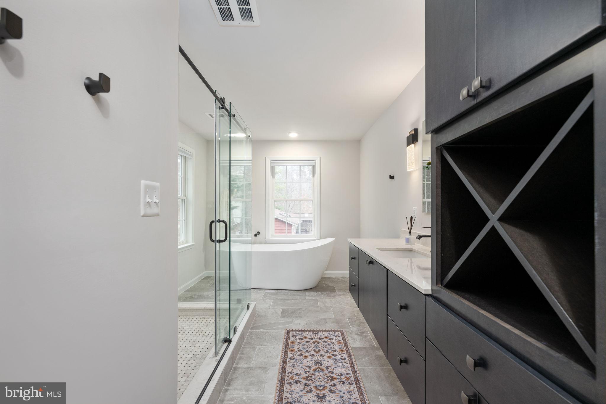 LAKE CAROLINE - Residential