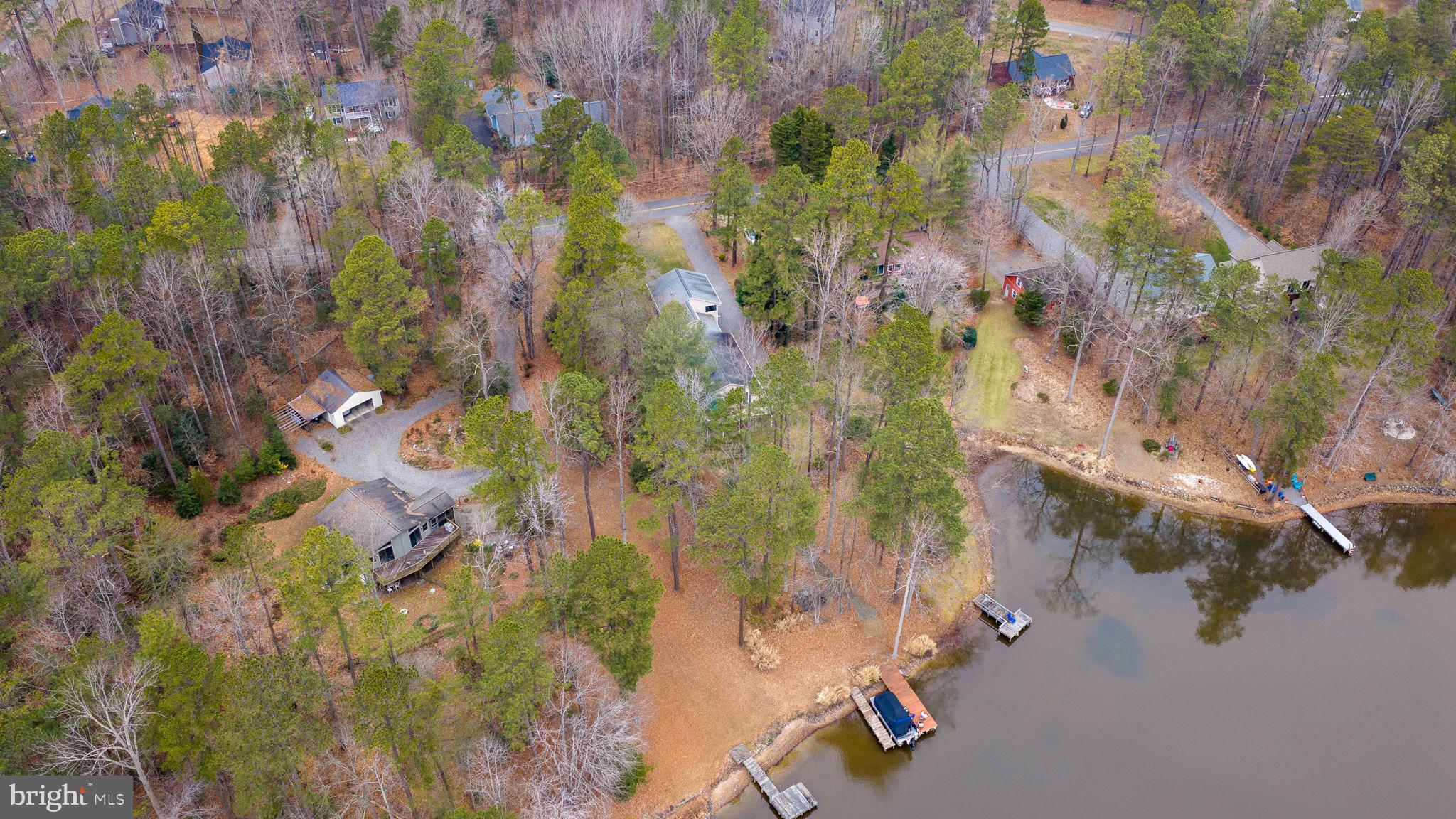 LAKE CAROLINE - Residential