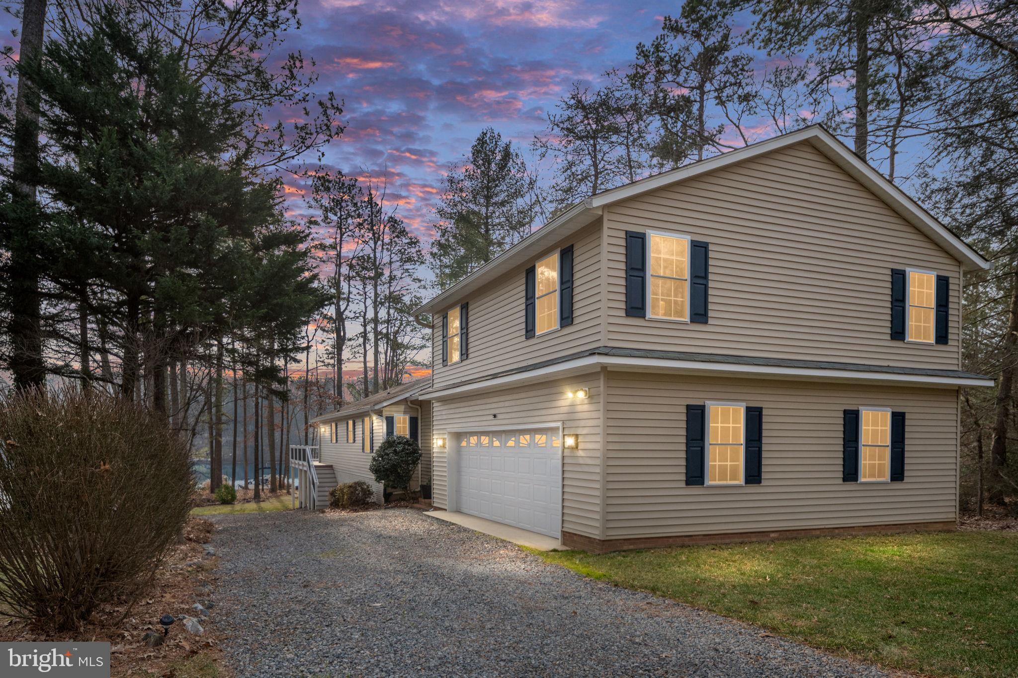 LAKE CAROLINE - Residential