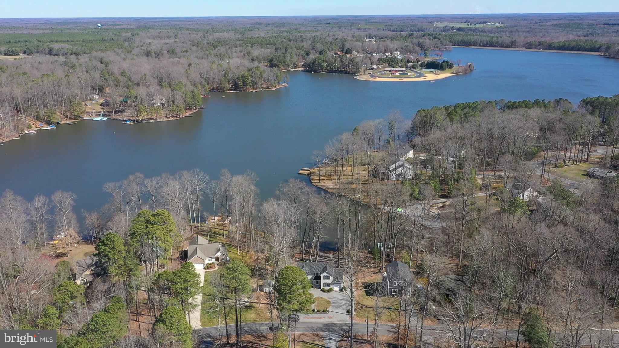 LAKE CAROLINE - Residential