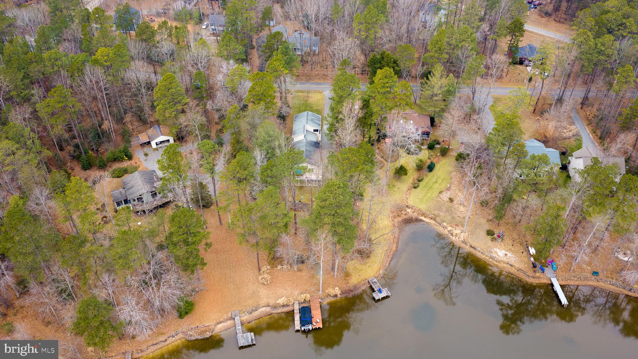 LAKE CAROLINE - Residential