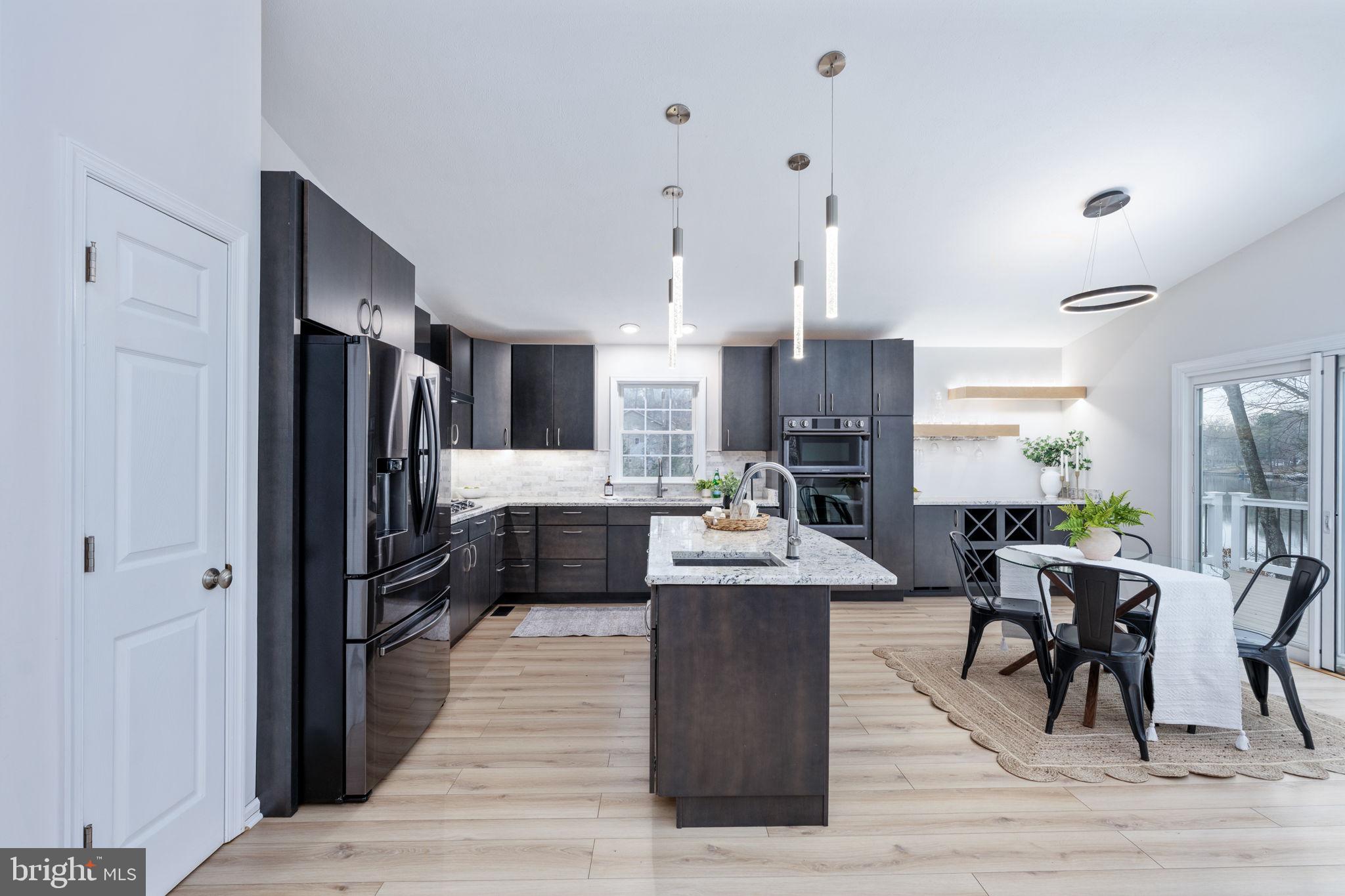 LAKE CAROLINE - Residential