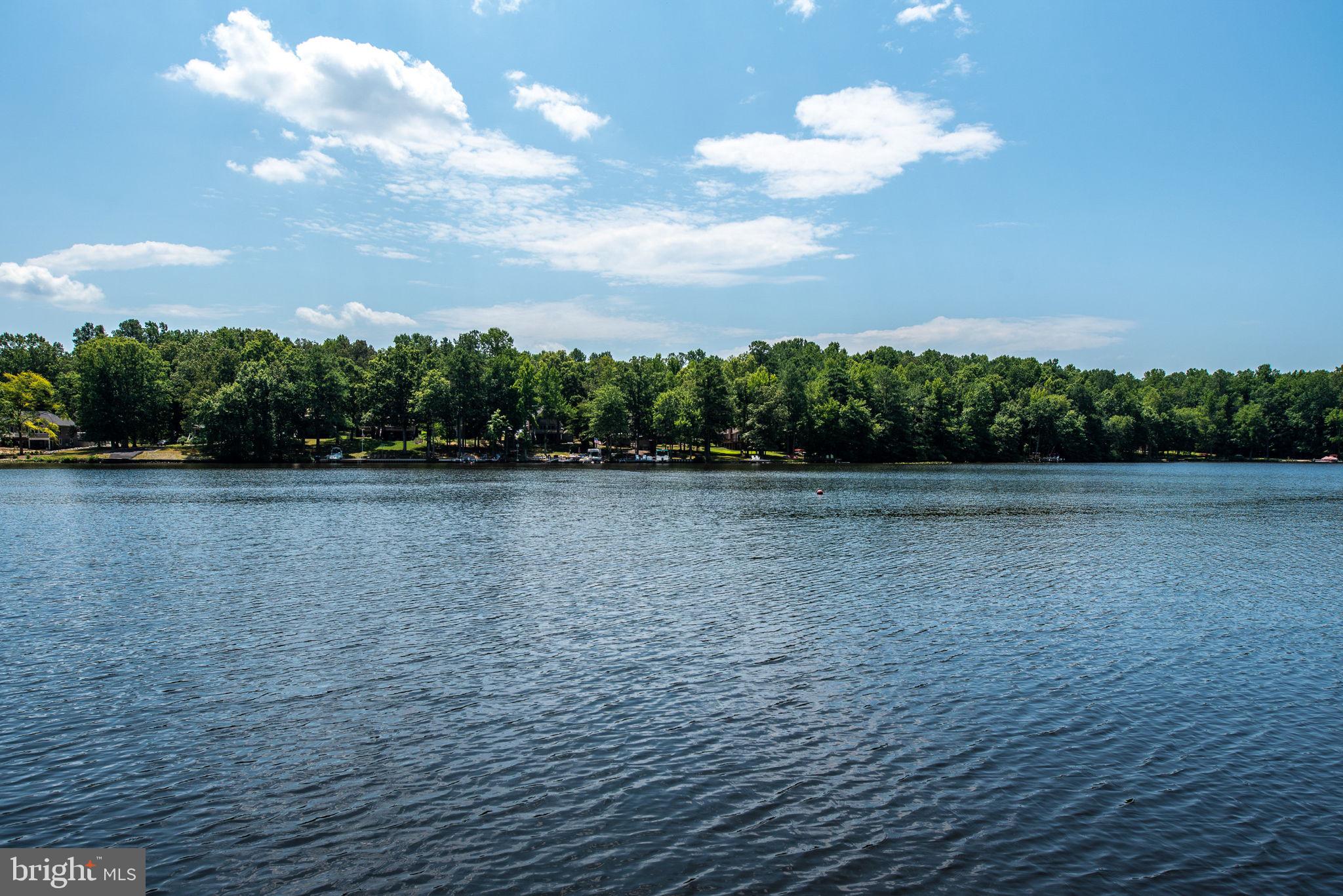 LAKE CAROLINE - Residential