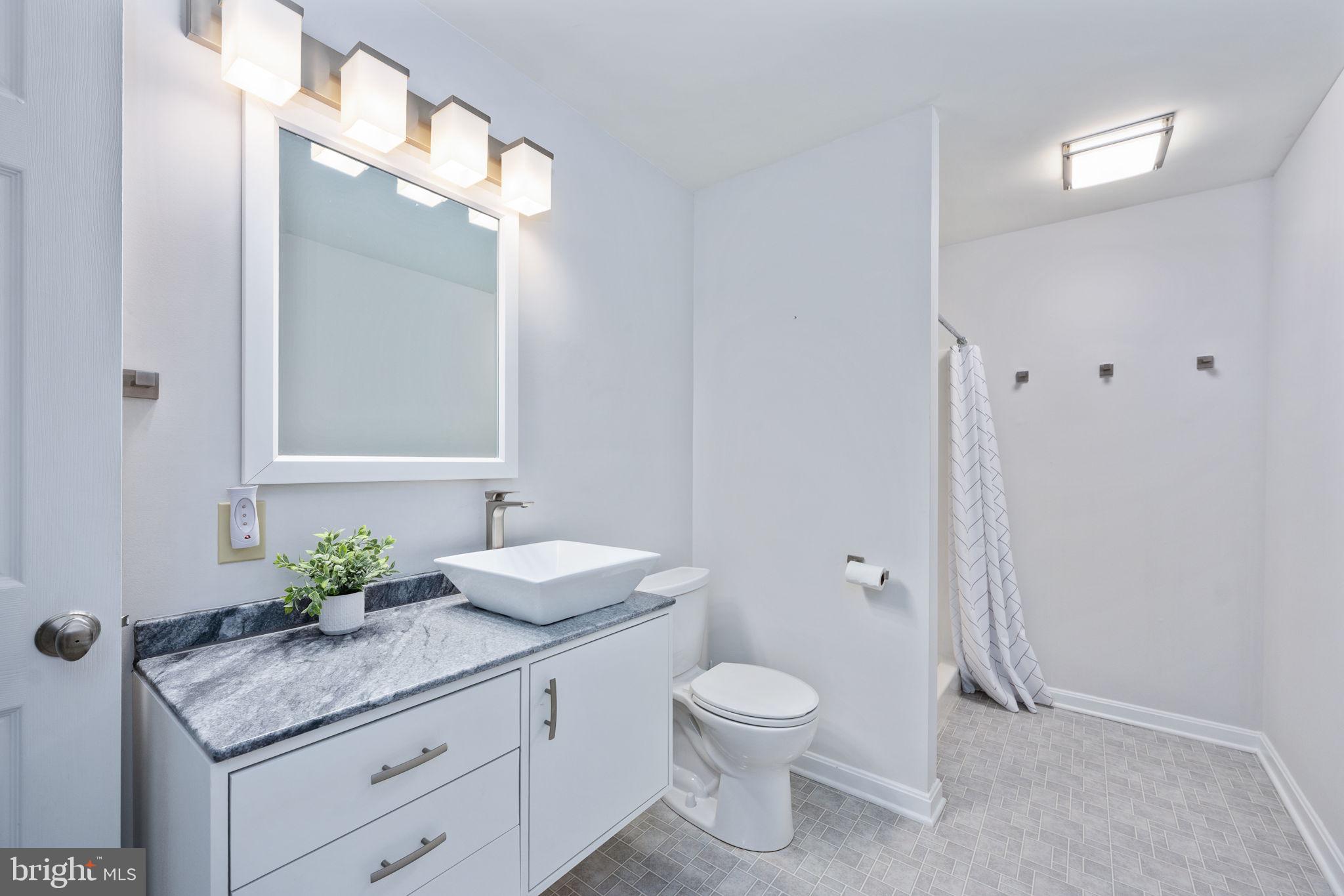 LAKE CAROLINE - Residential