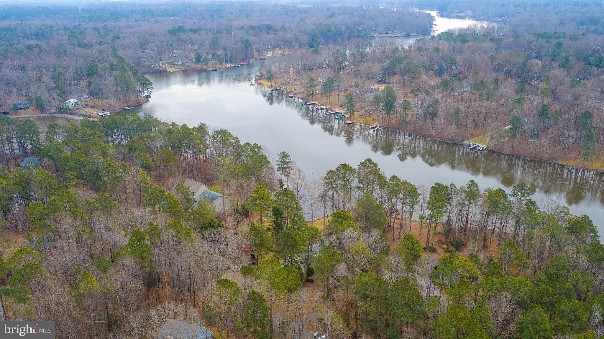 LAKE CAROLINE - Residential