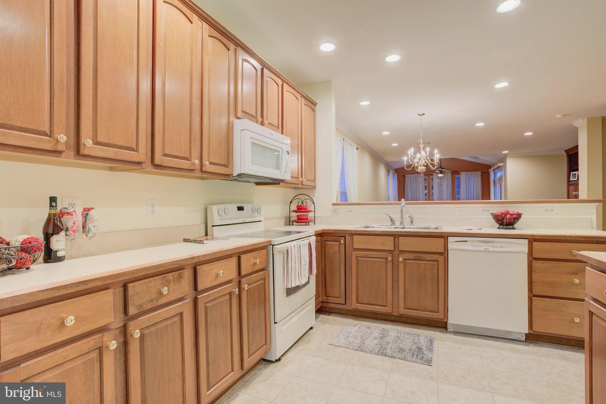 FOUR SEASONS IN HISTORIC VIRGINIA - Residential