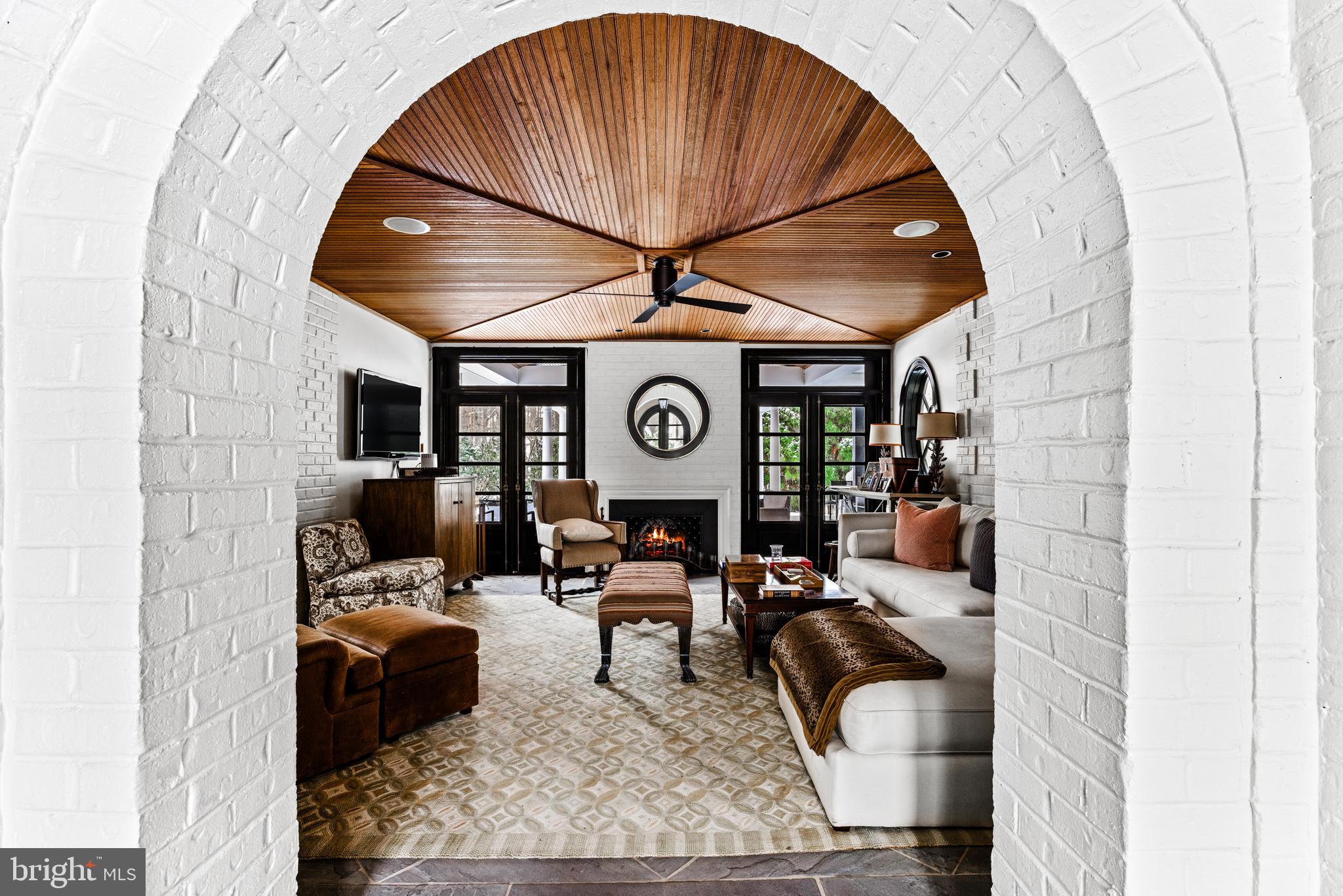 CAVES VALLEY - Residential