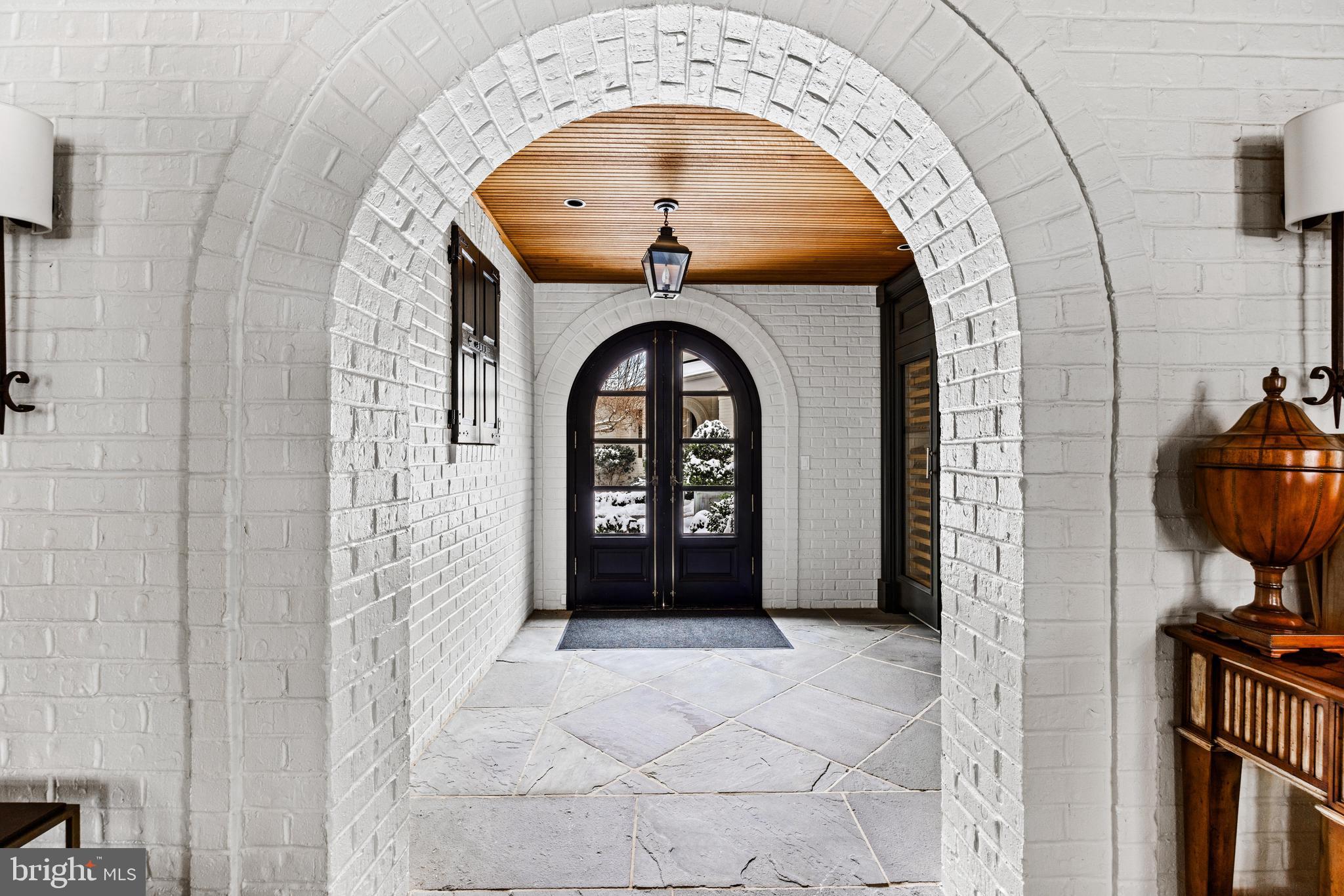 CAVES VALLEY - Residential