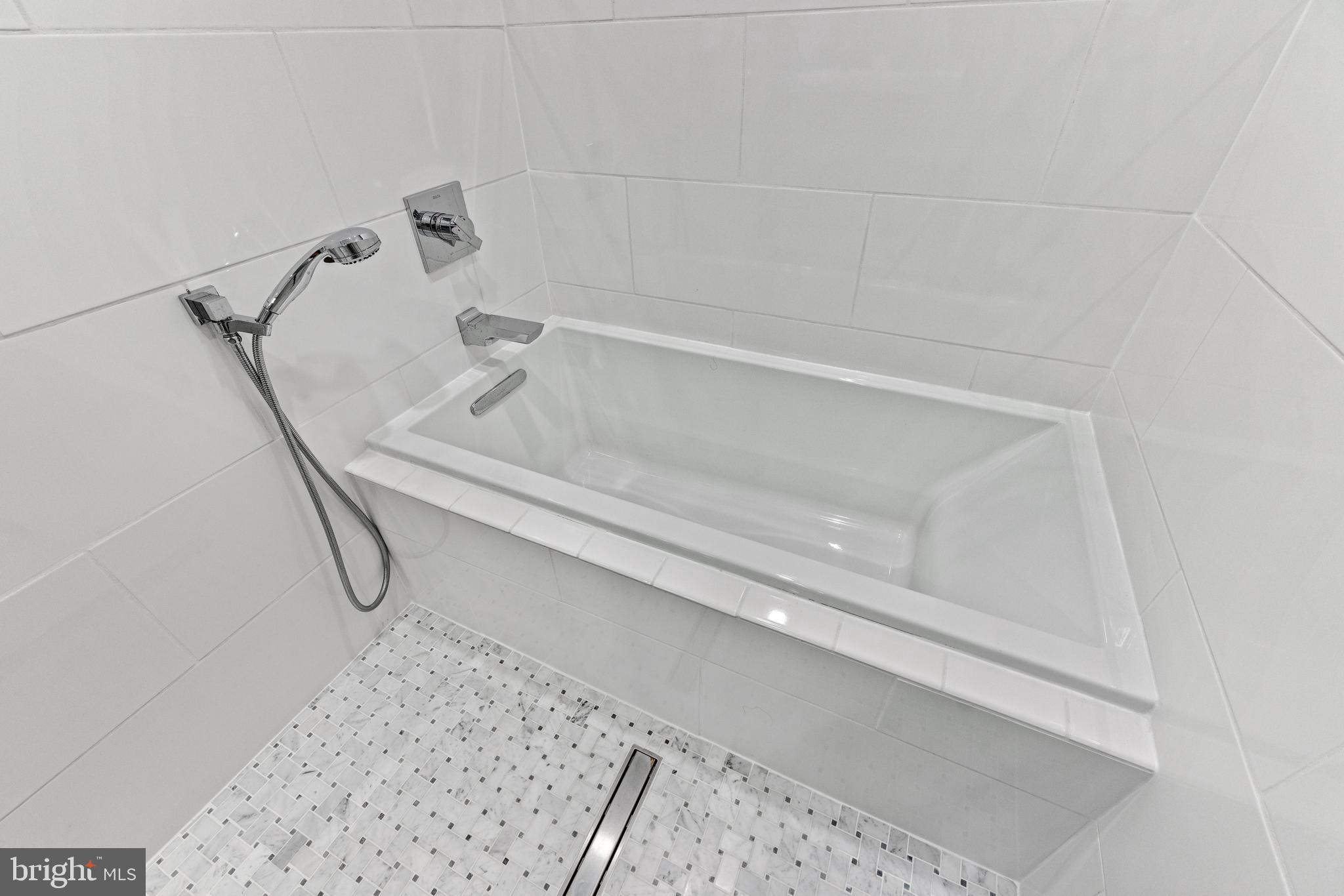 CAVES VALLEY - Residential