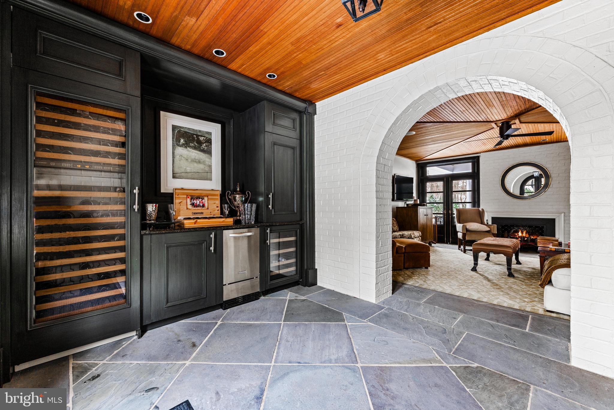 CAVES VALLEY - Residential