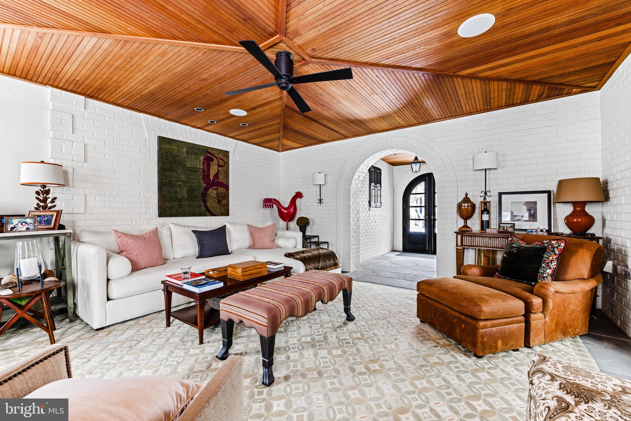 CAVES VALLEY - Residential