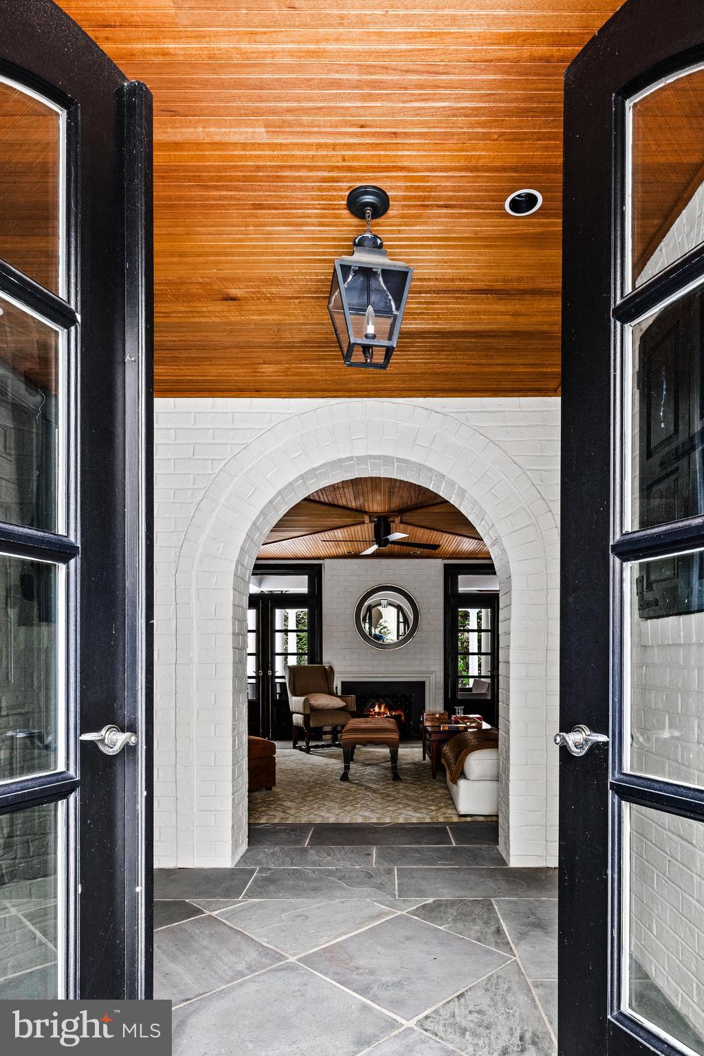 CAVES VALLEY - Residential