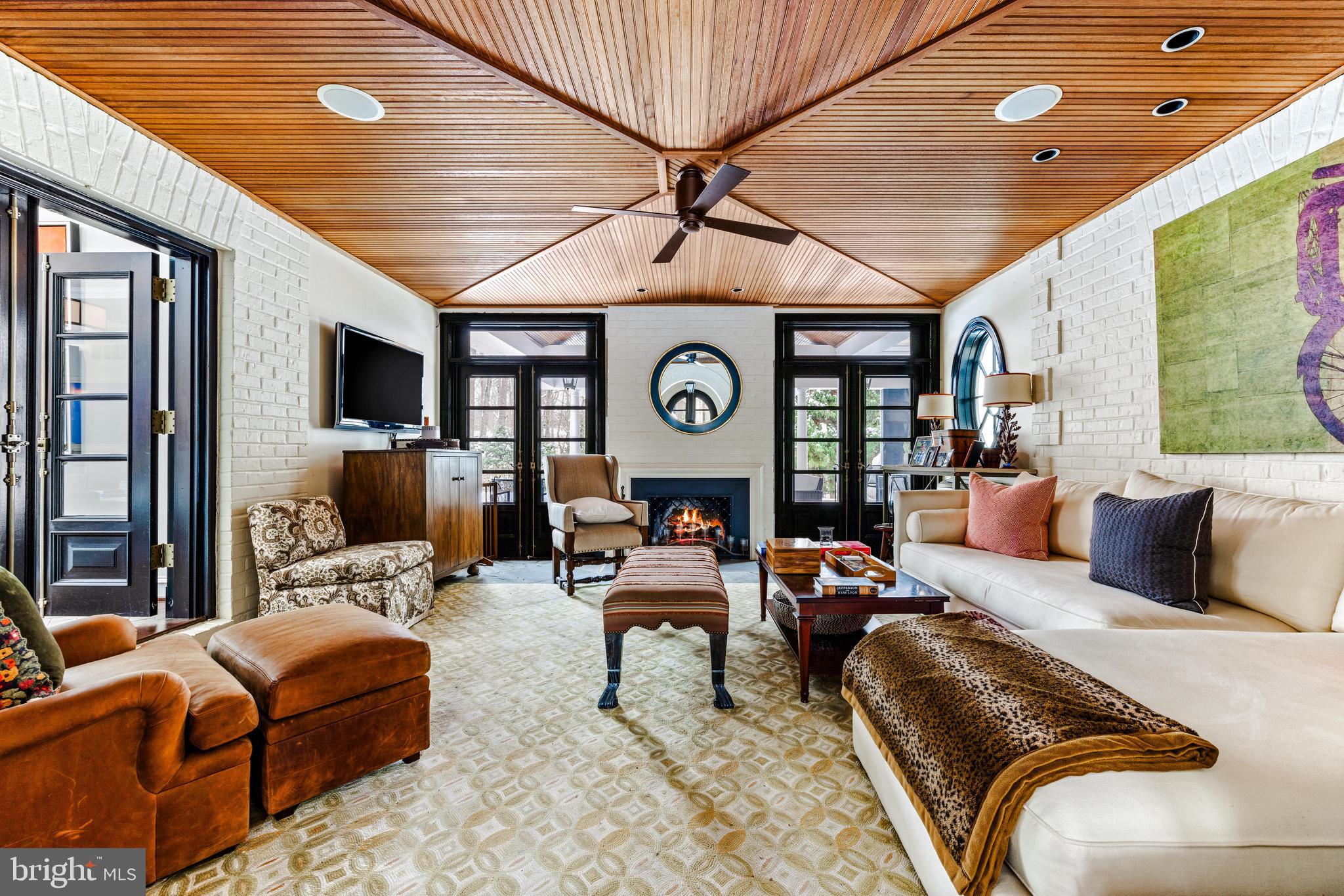 CAVES VALLEY - Residential