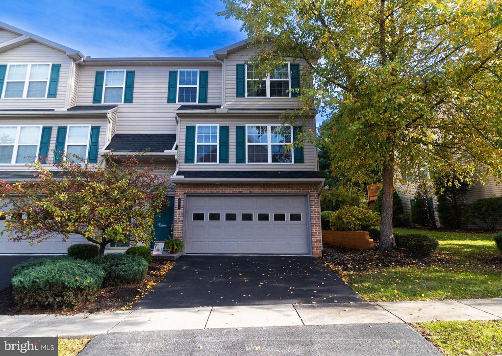 Photo of 580 Meadowcroft Cir, MECHANICSBURG, PA 17055 (MLS # PACB2047824)