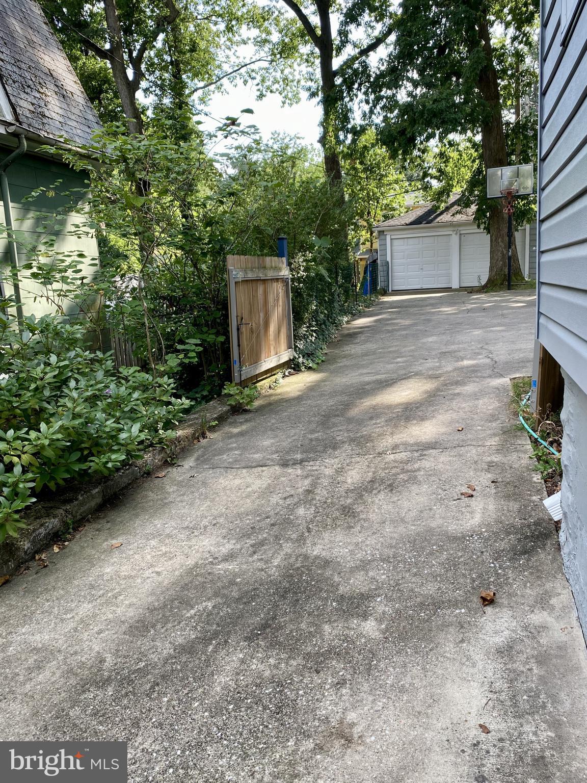 LAURAVILLE HISTORIC DISTRICT - Residential