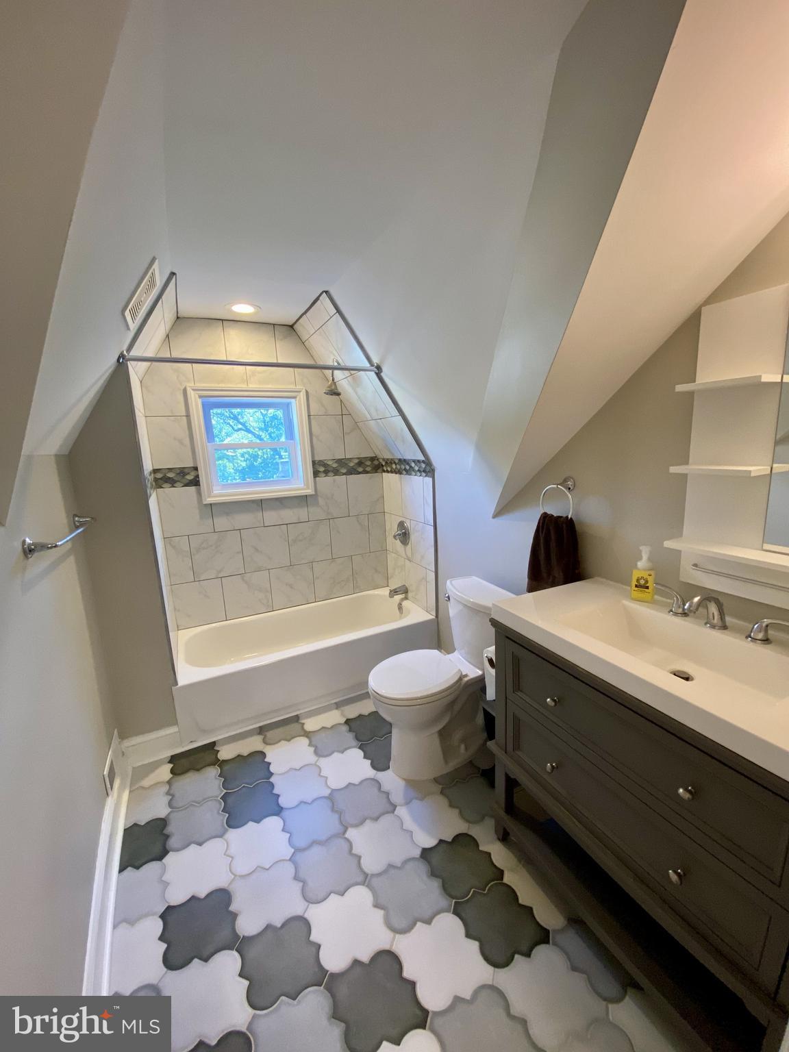 LAURAVILLE HISTORIC DISTRICT - Residential