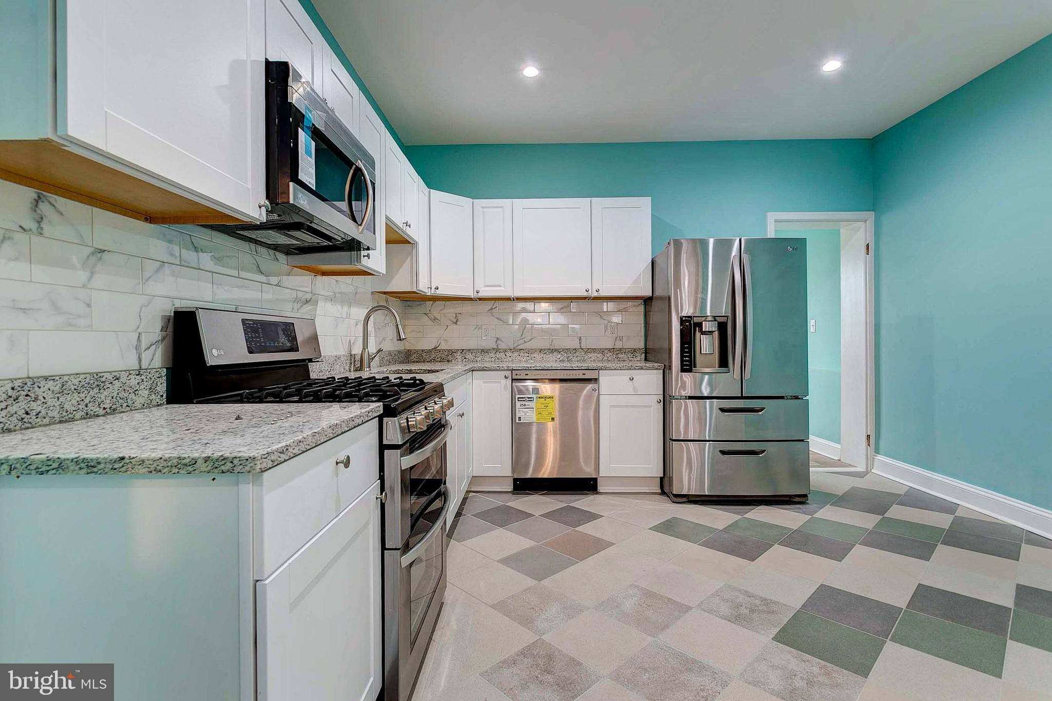 HIGHLANDTOWN - Residential