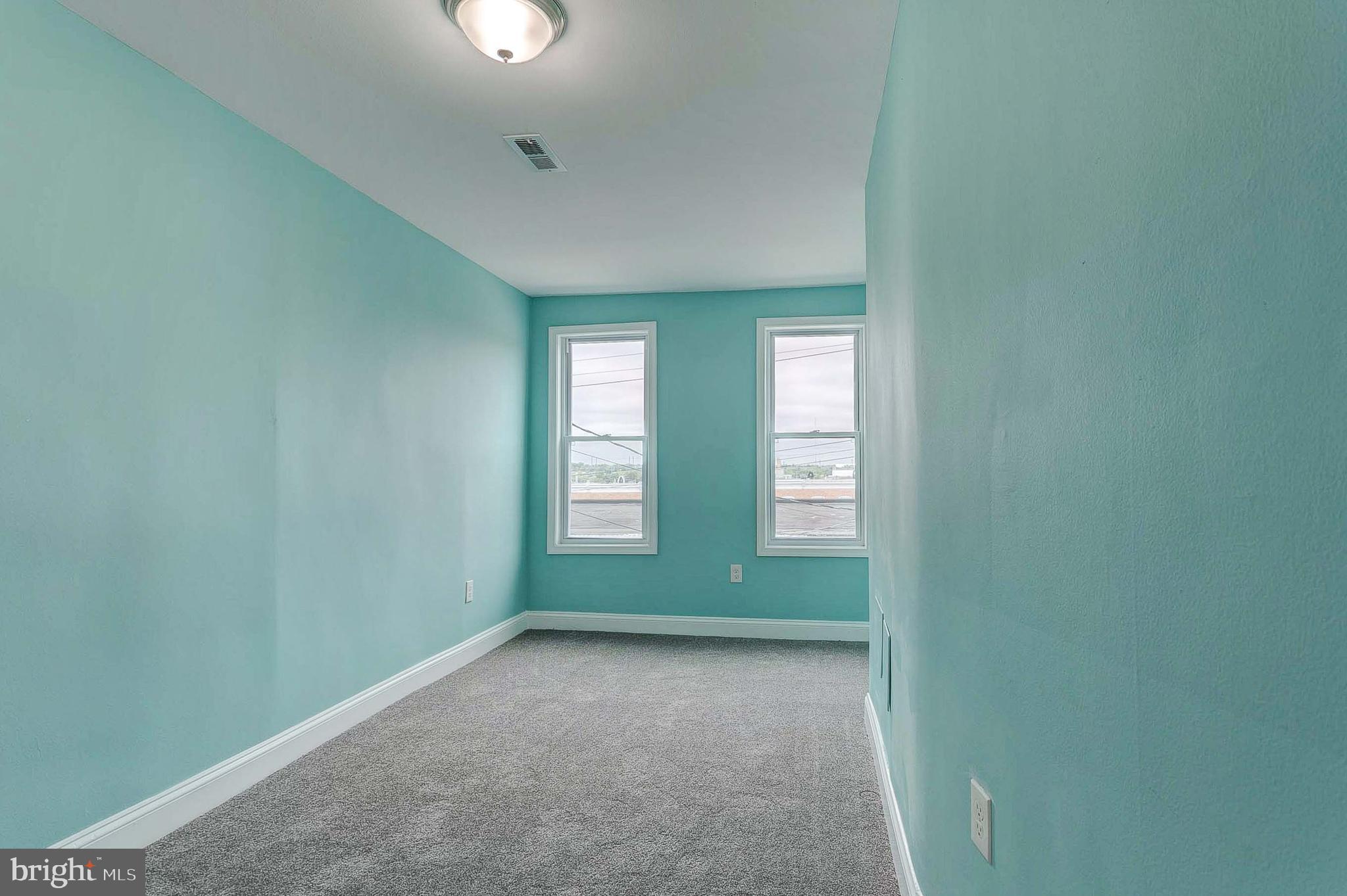 HIGHLANDTOWN - Residential