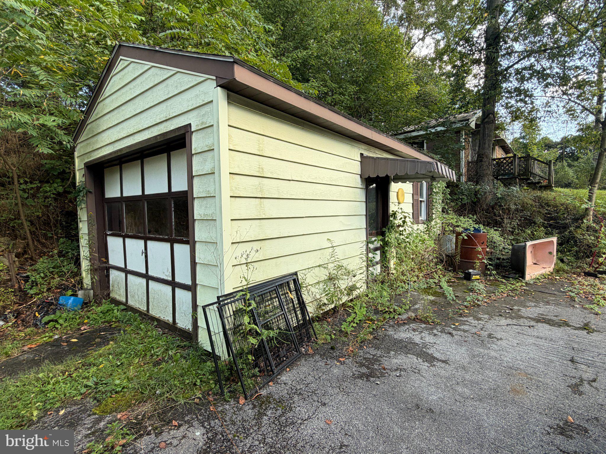 76 POPLAR STREET