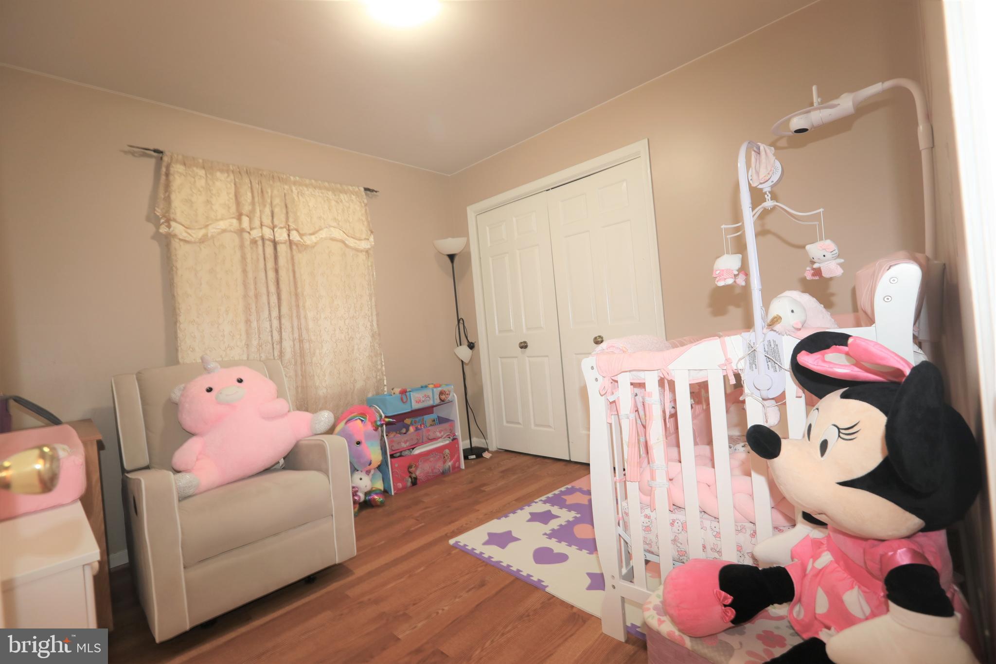 ELMWOOD MANOR - Residential