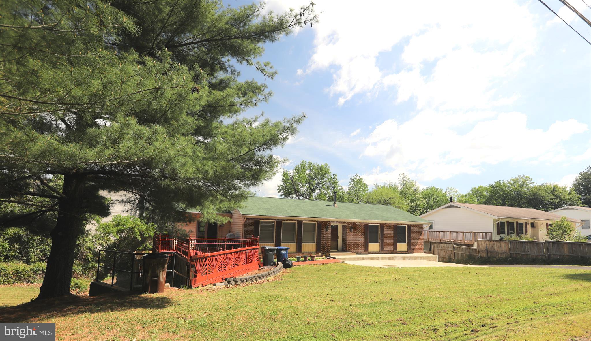 ELMWOOD MANOR - Residential