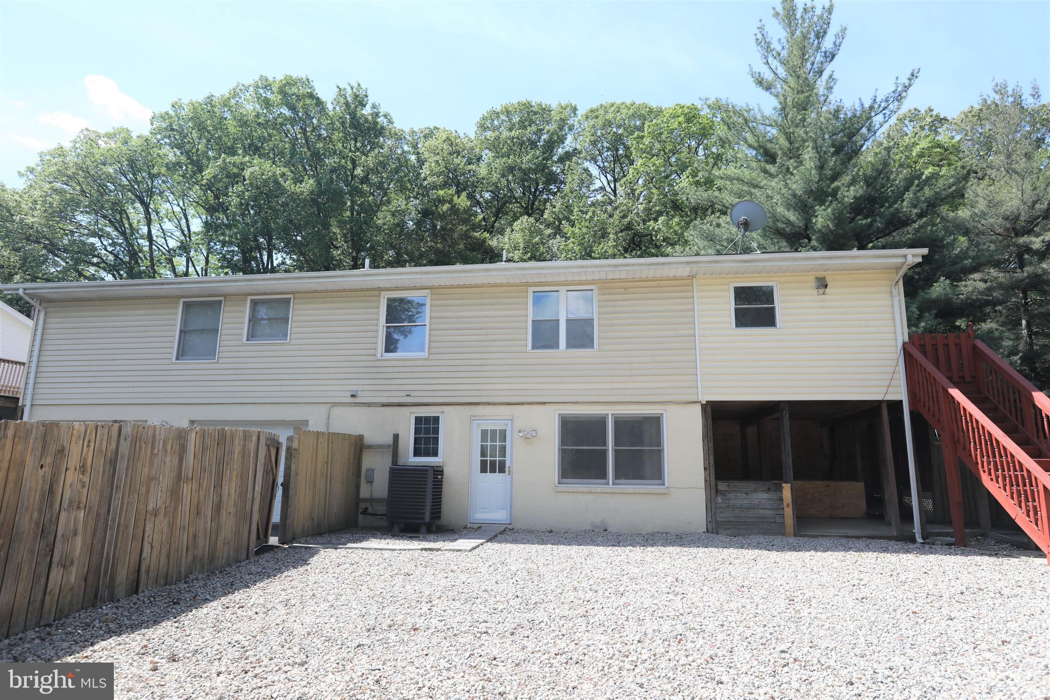 ELMWOOD MANOR - Residential