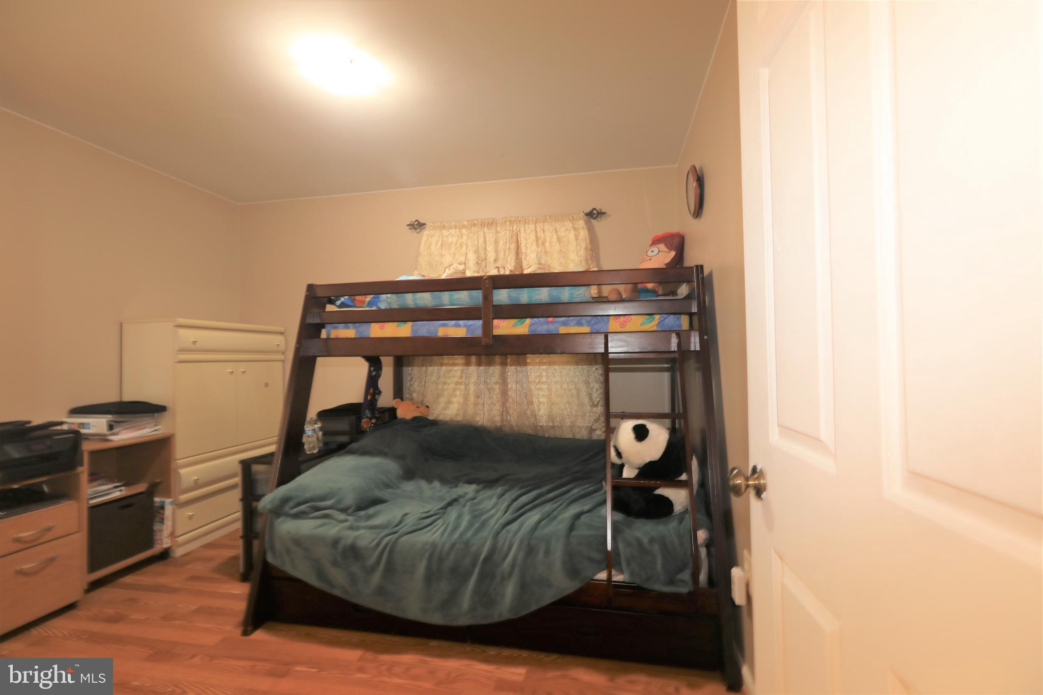 ELMWOOD MANOR - Residential