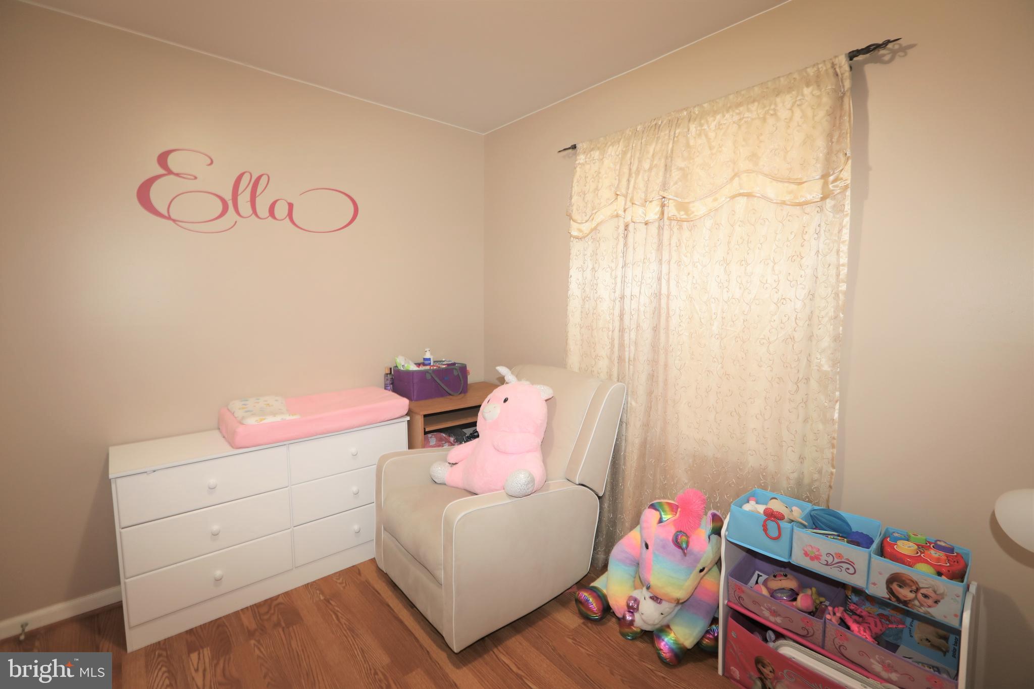 ELMWOOD MANOR - Residential