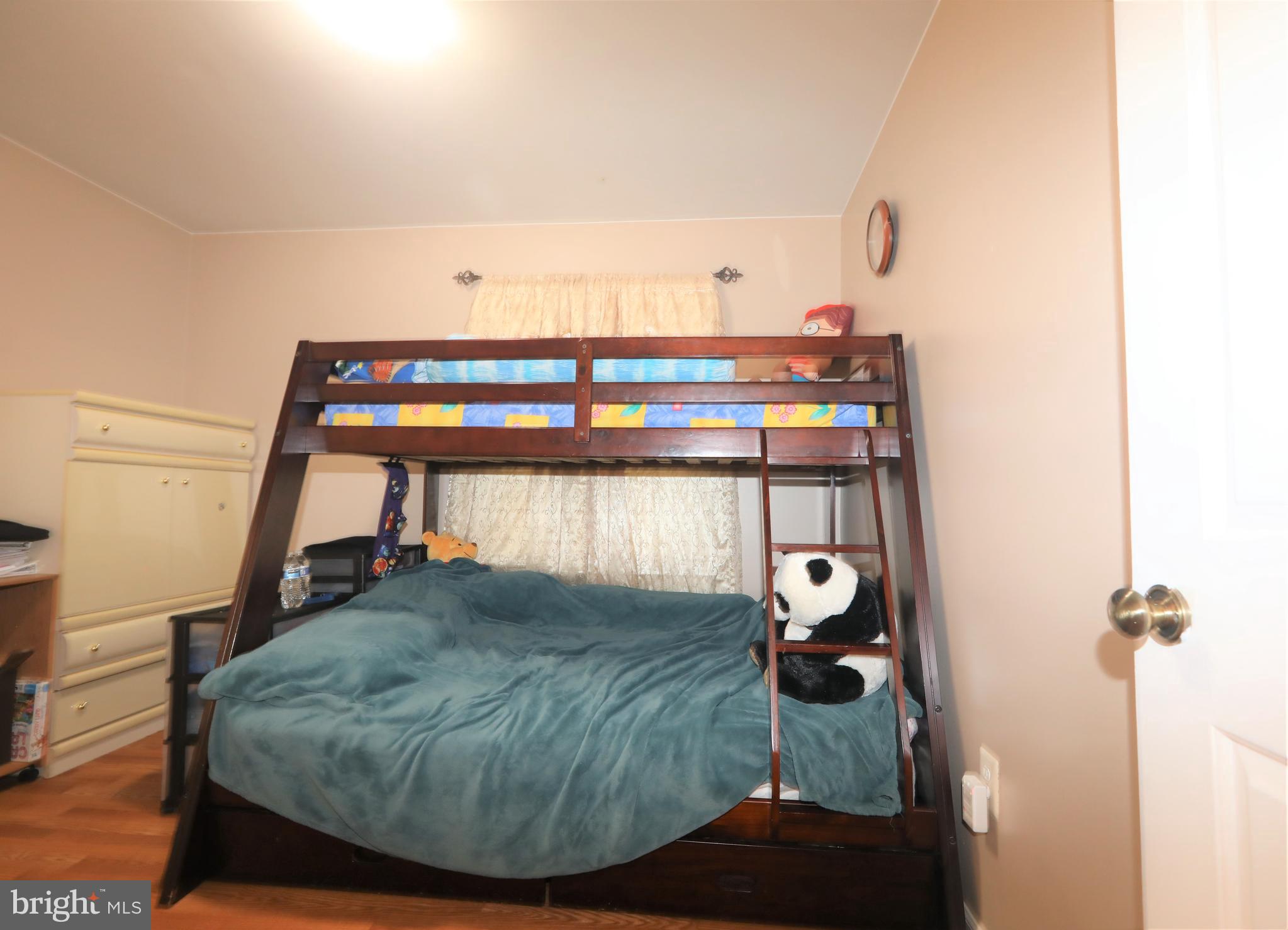 ELMWOOD MANOR - Residential