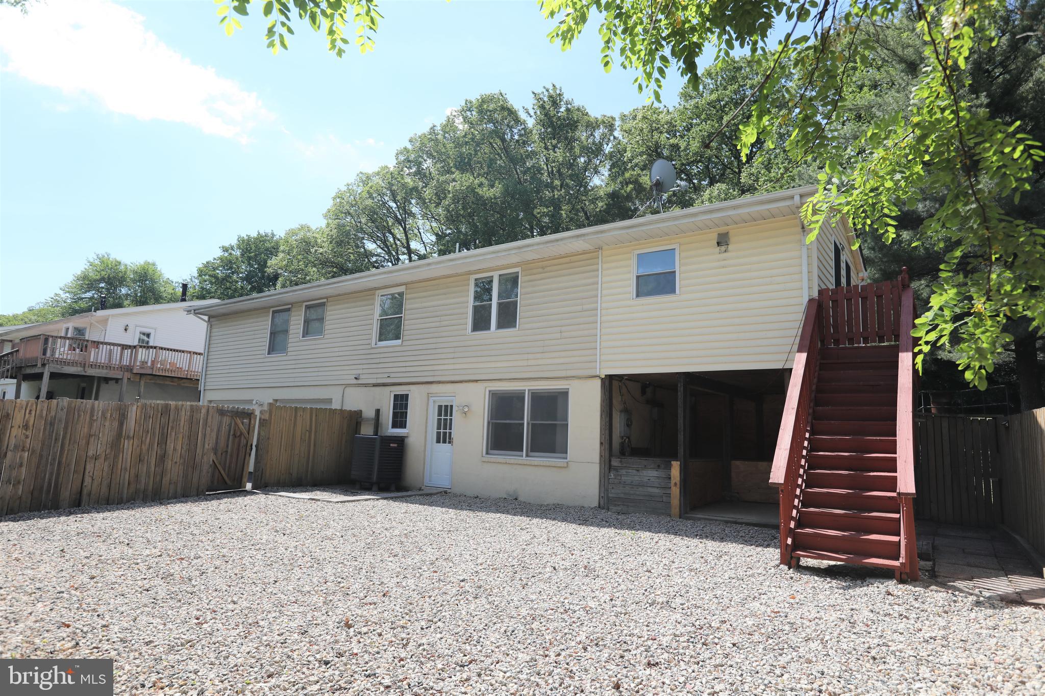 ELMWOOD MANOR - Residential