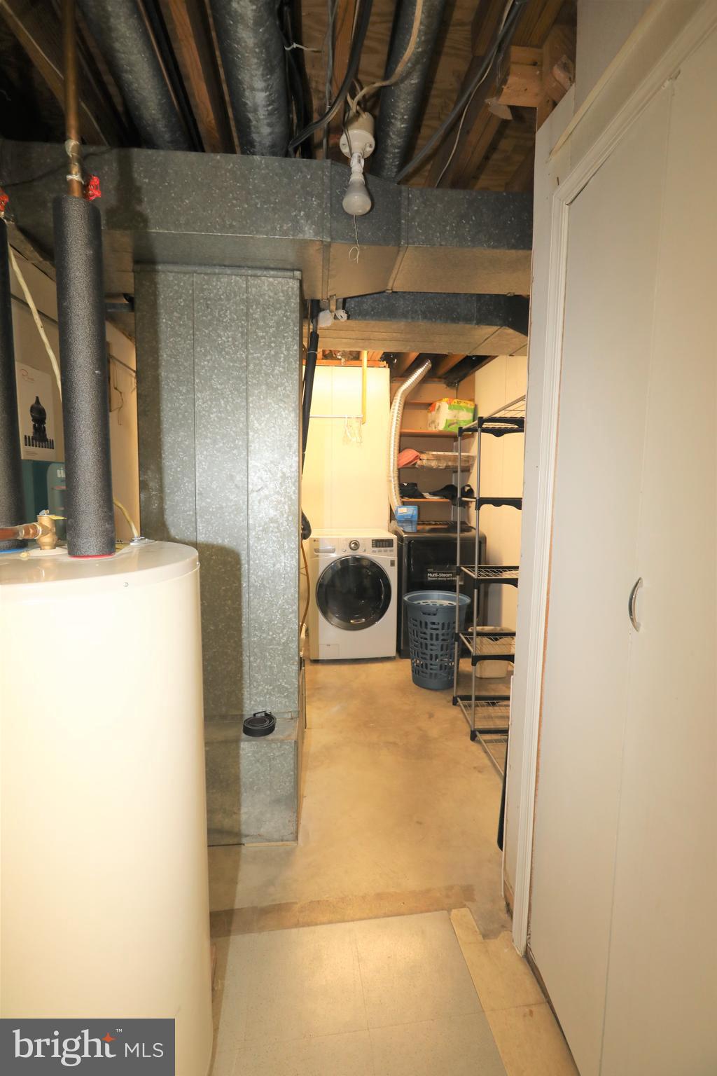 ELMWOOD MANOR - Residential