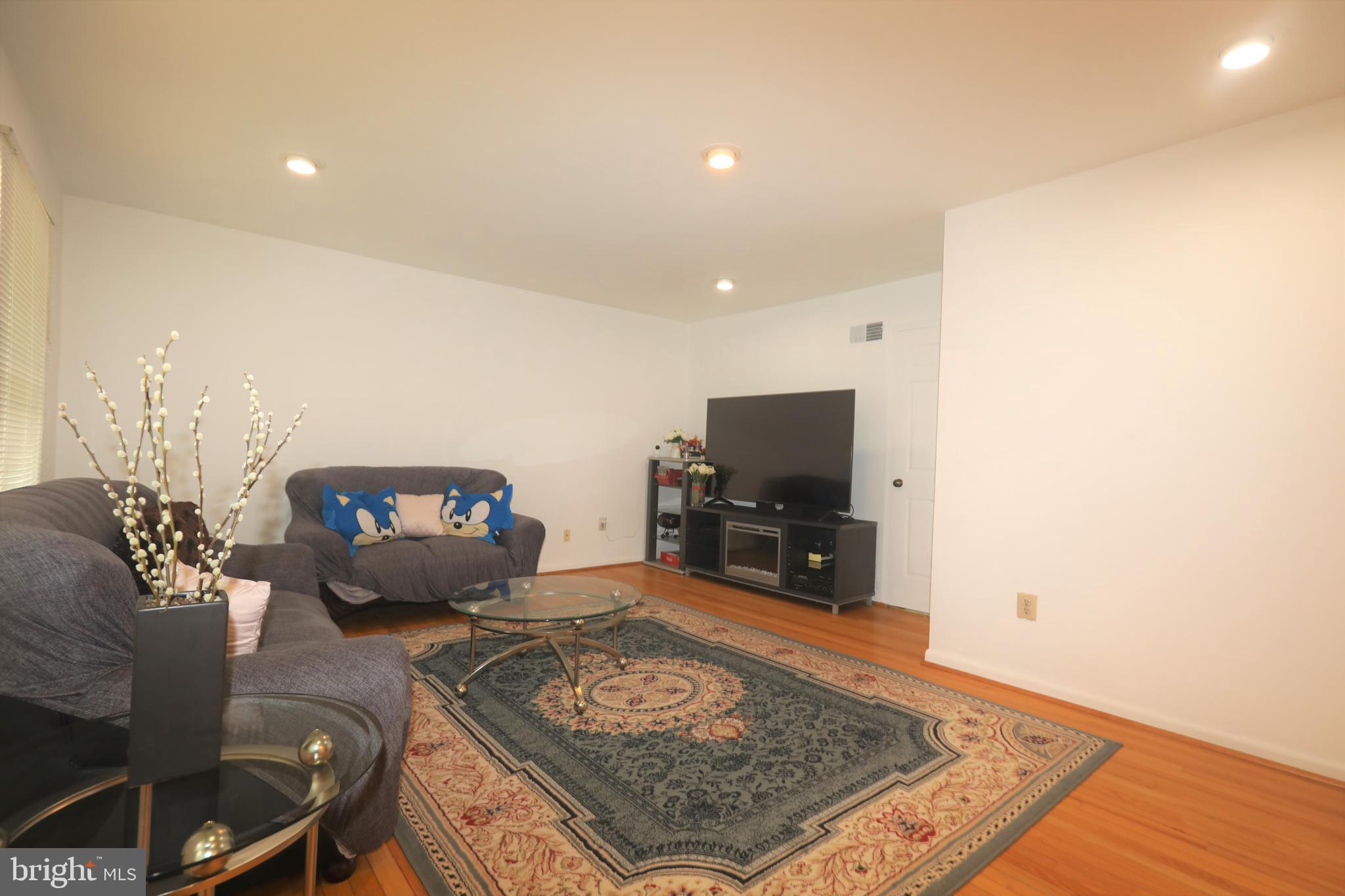 ELMWOOD MANOR - Residential