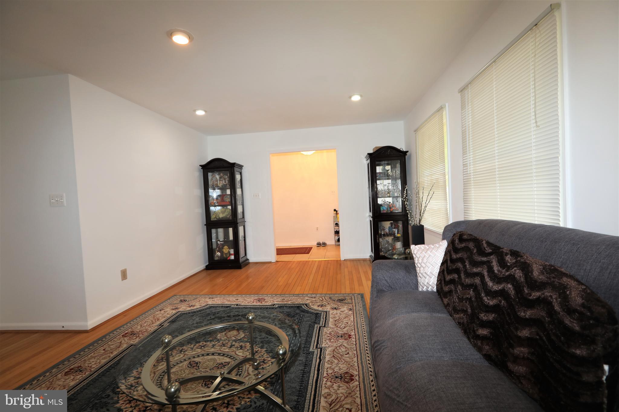 ELMWOOD MANOR - Residential