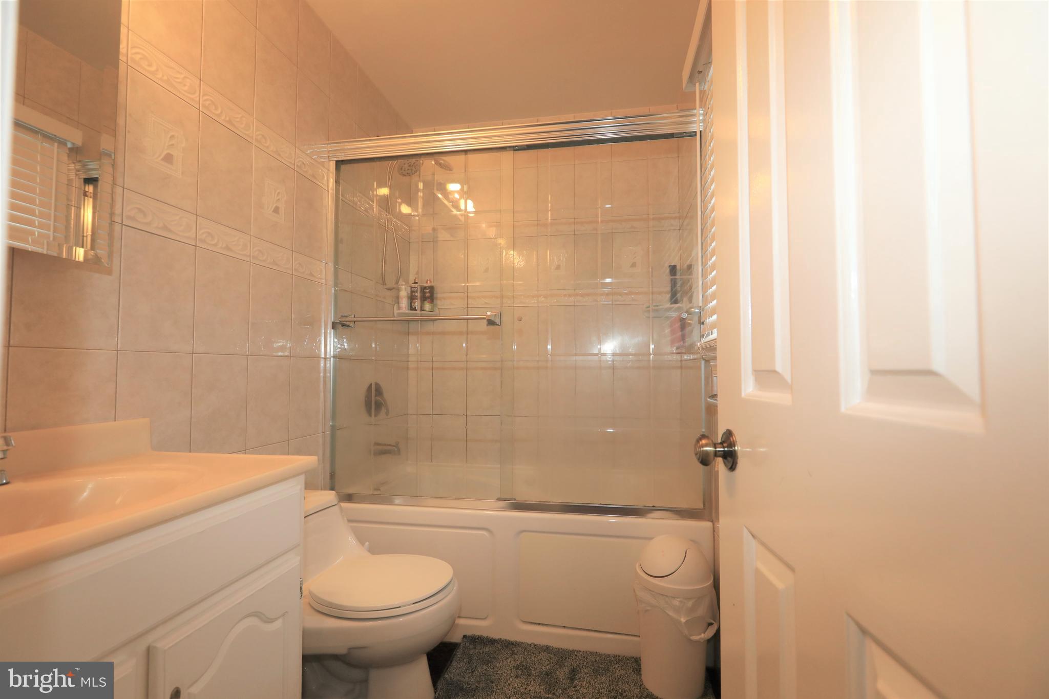 ELMWOOD MANOR - Residential