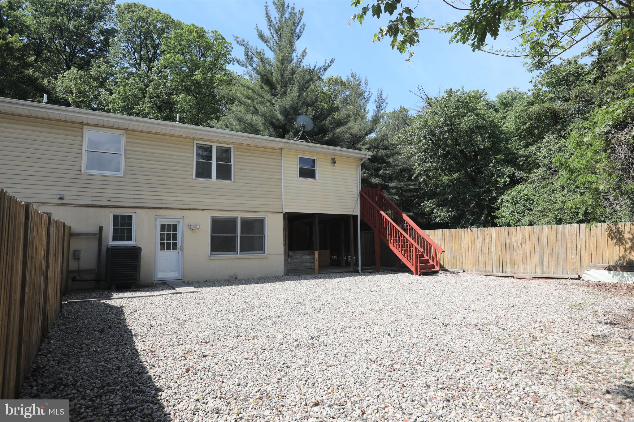 ELMWOOD MANOR - Residential