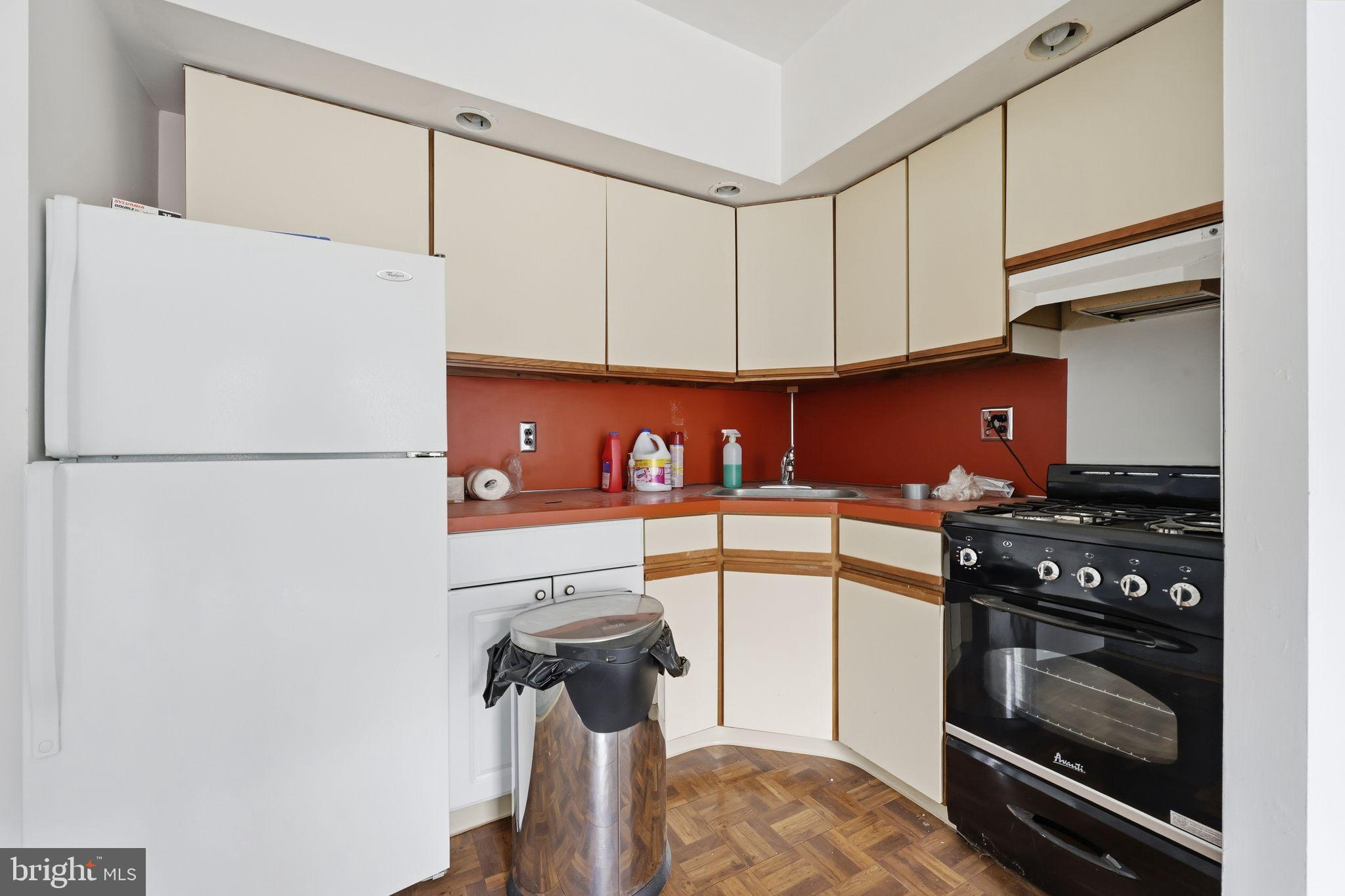 GRADUATE HOSPITAL - Residential Income