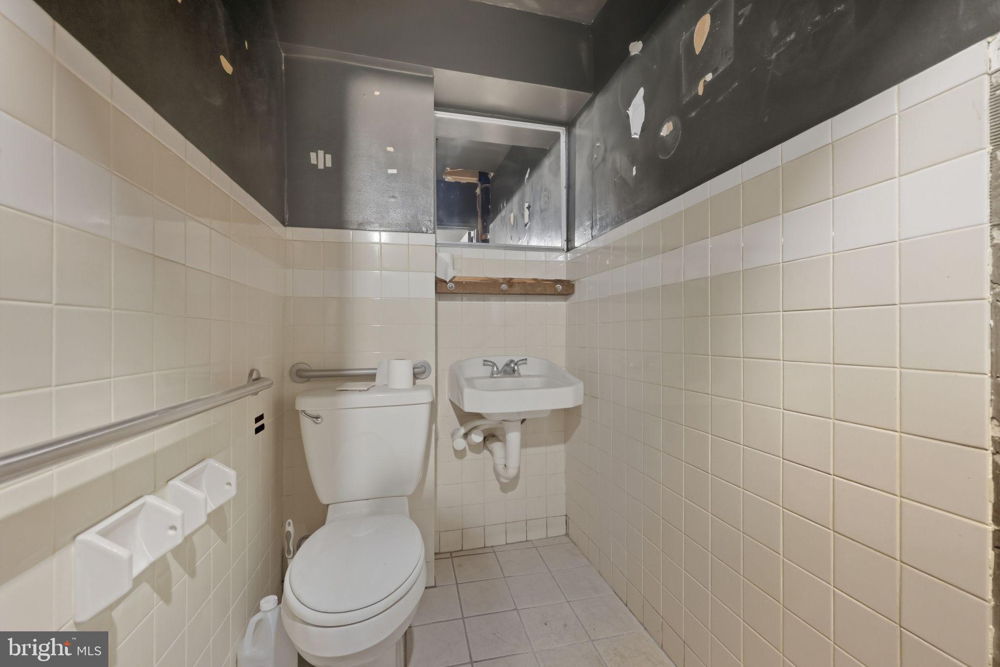 GRADUATE HOSPITAL - Residential Income