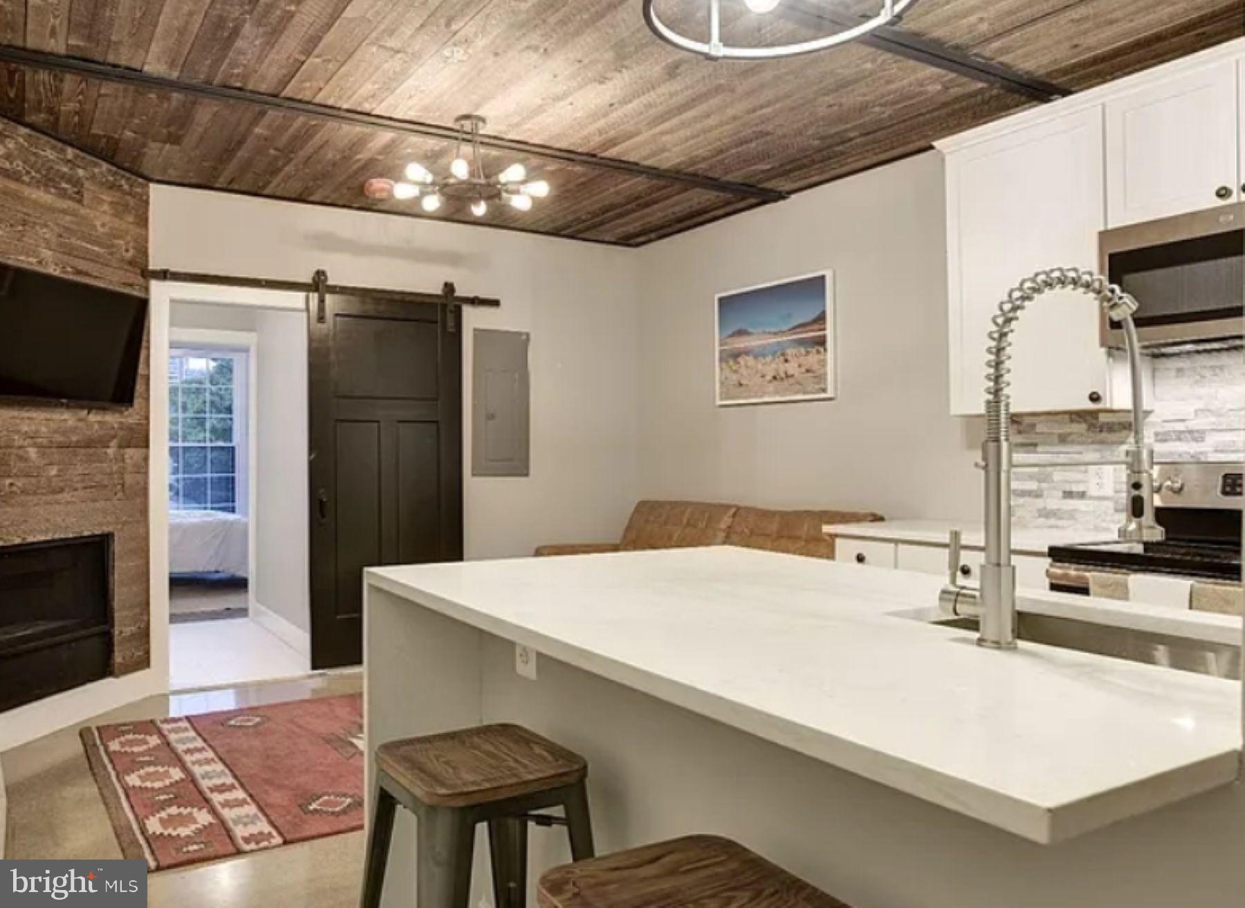 FEDERAL HILL HISTORIC DISTRICT - Residential Lease