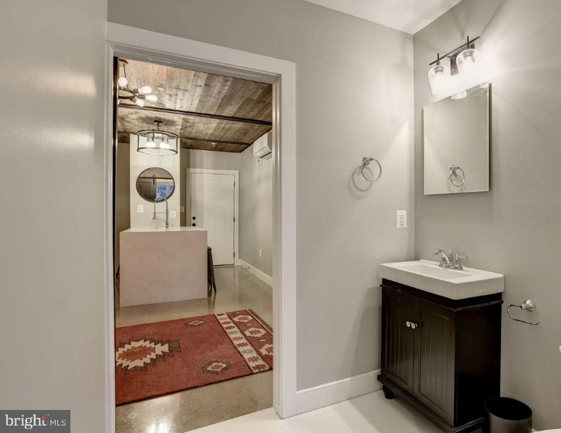 FEDERAL HILL HISTORIC DISTRICT - Residential Lease