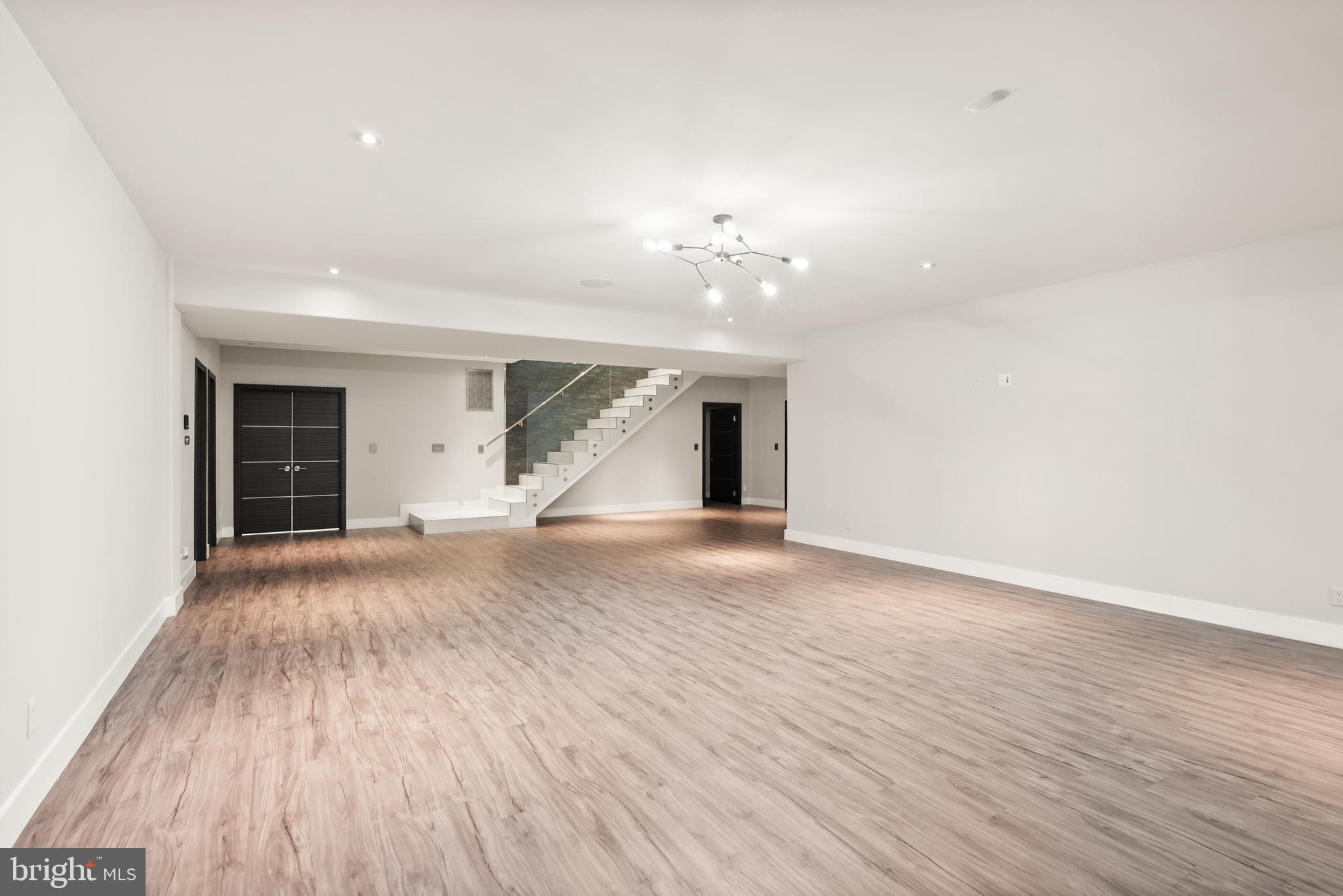 6600 RESERVES HILL COURT