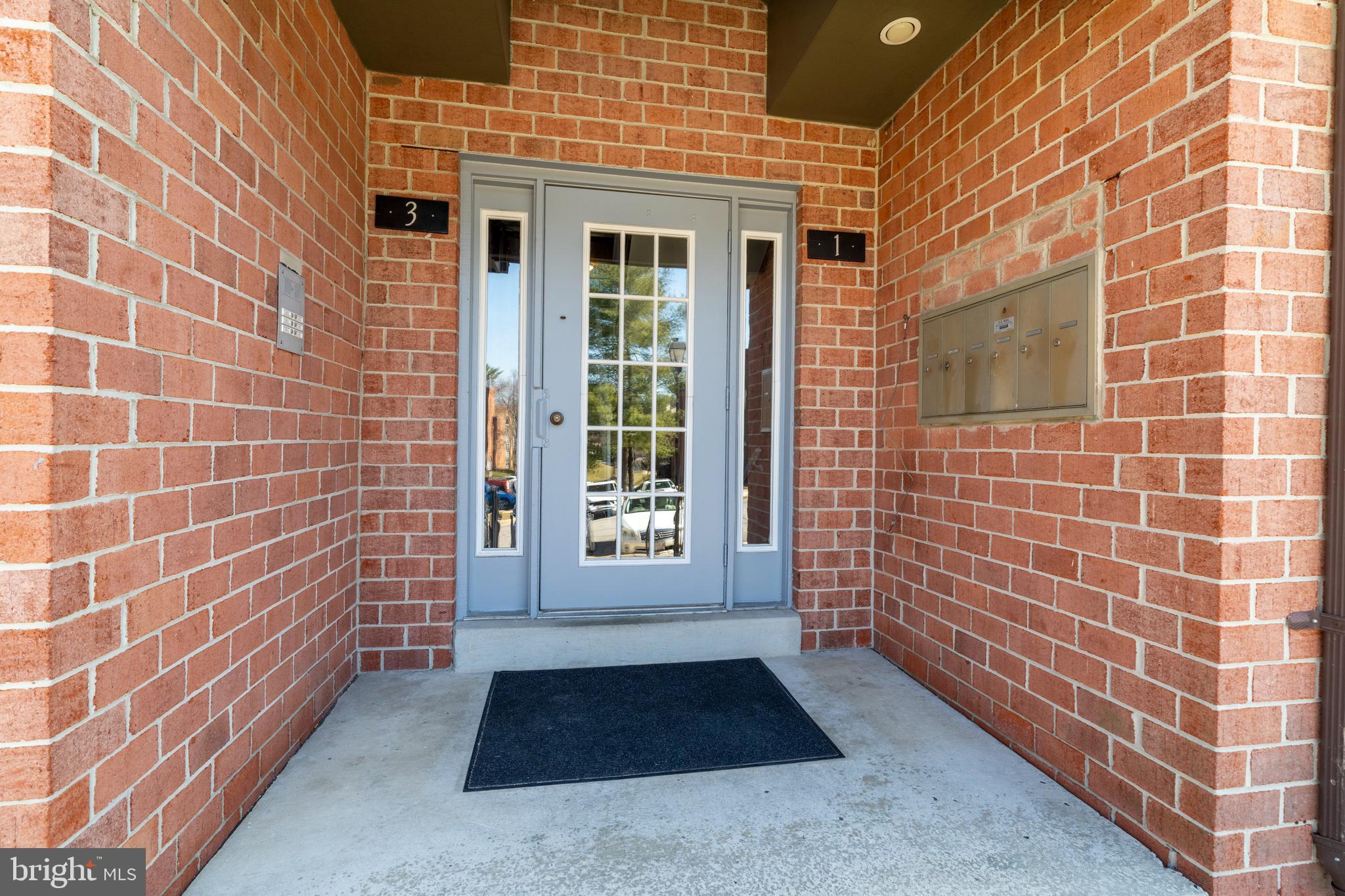 3 FRIENDSWOOD COURT B 3B