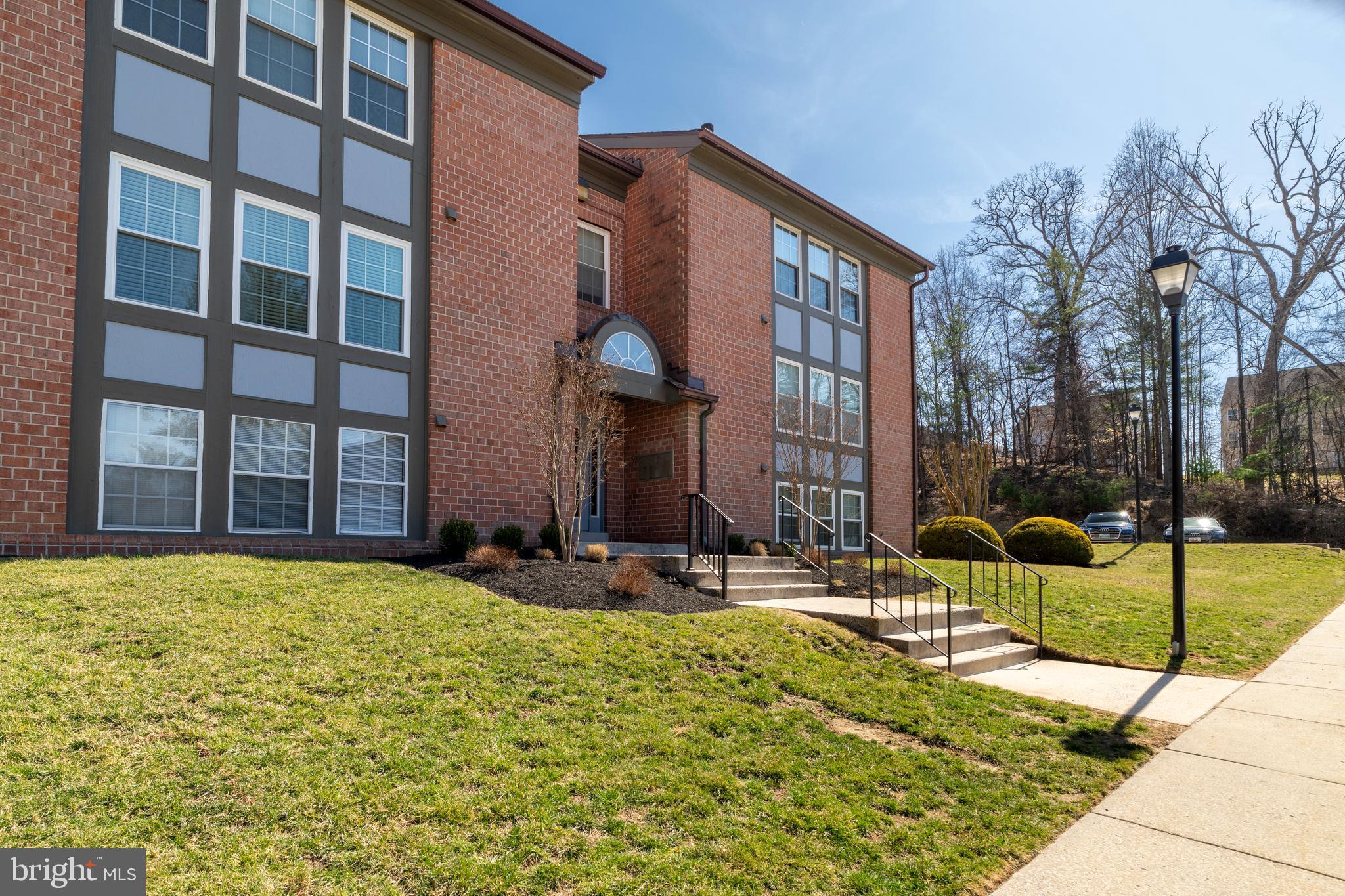 3 FRIENDSWOOD COURT B 3B
