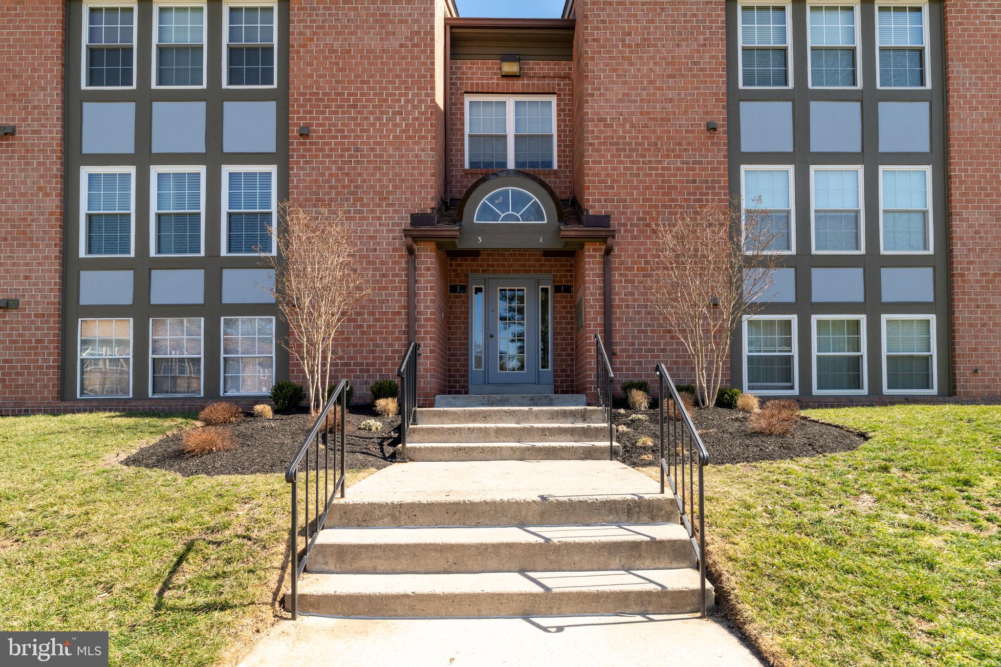 3 FRIENDSWOOD COURT B 3B