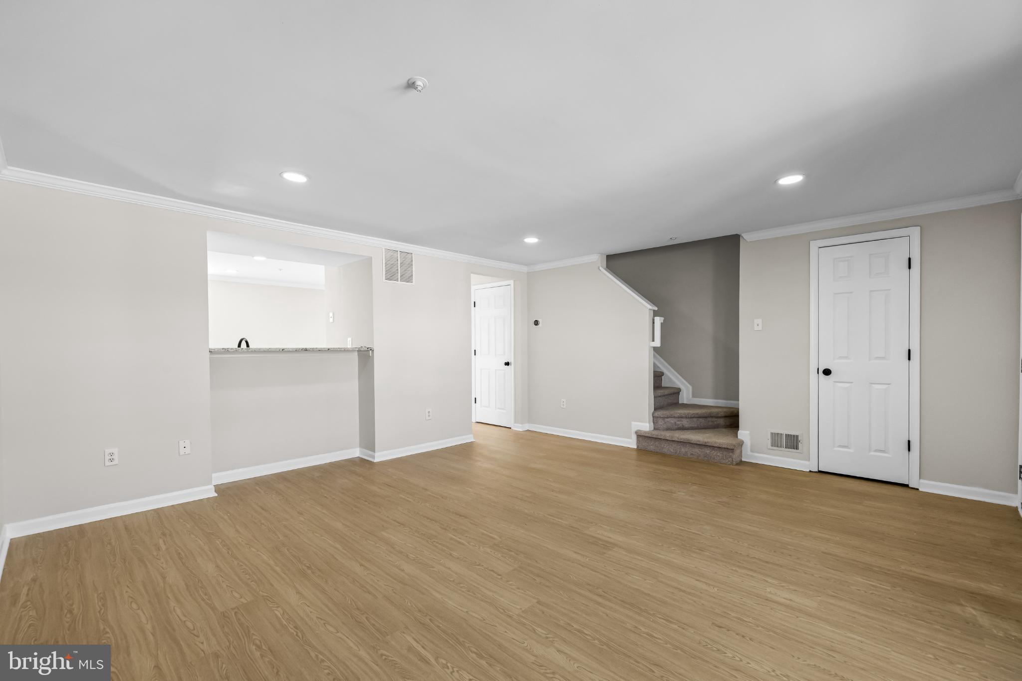 WEST SHORE - Residential