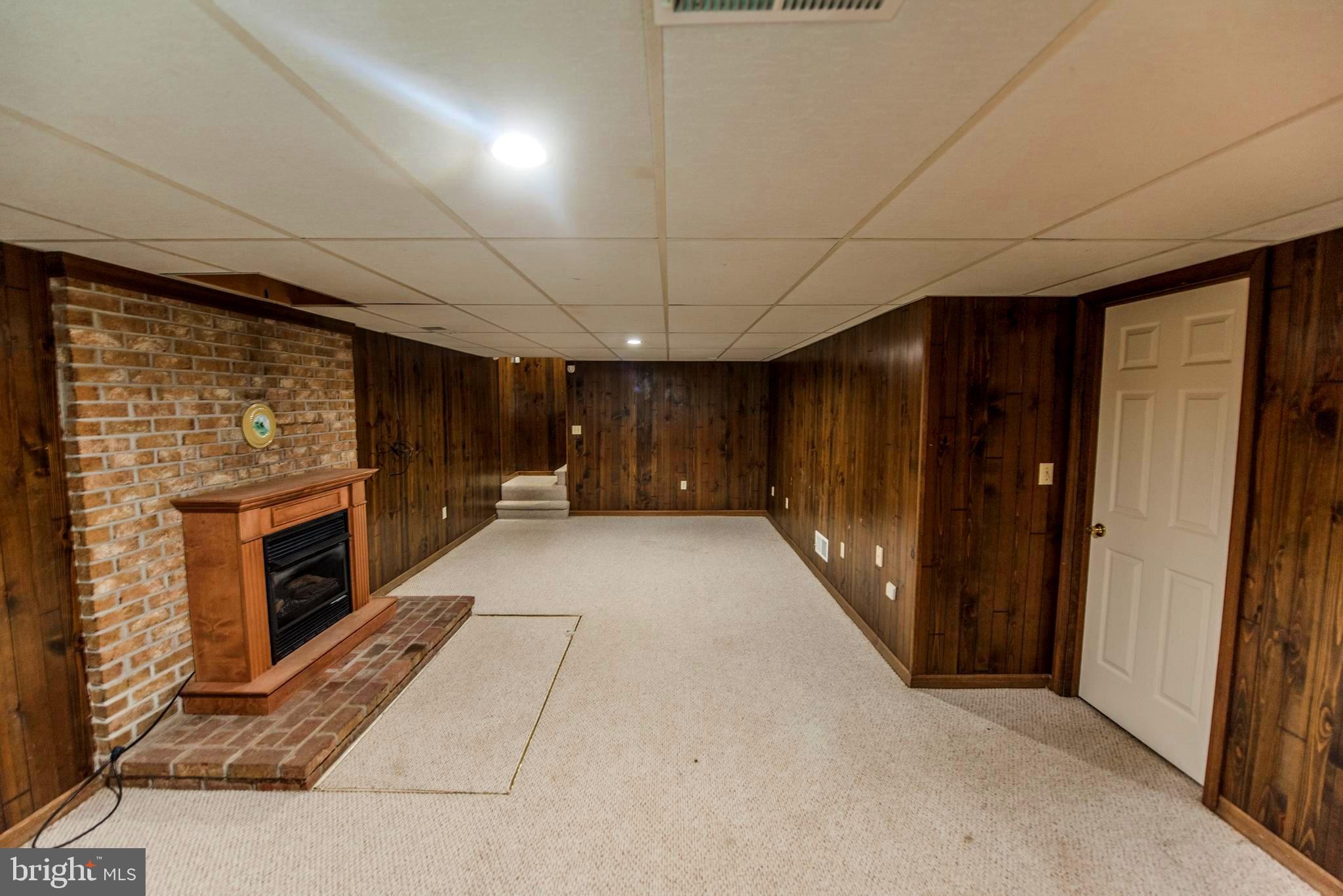 GOLDEN MEADOWS - Residential