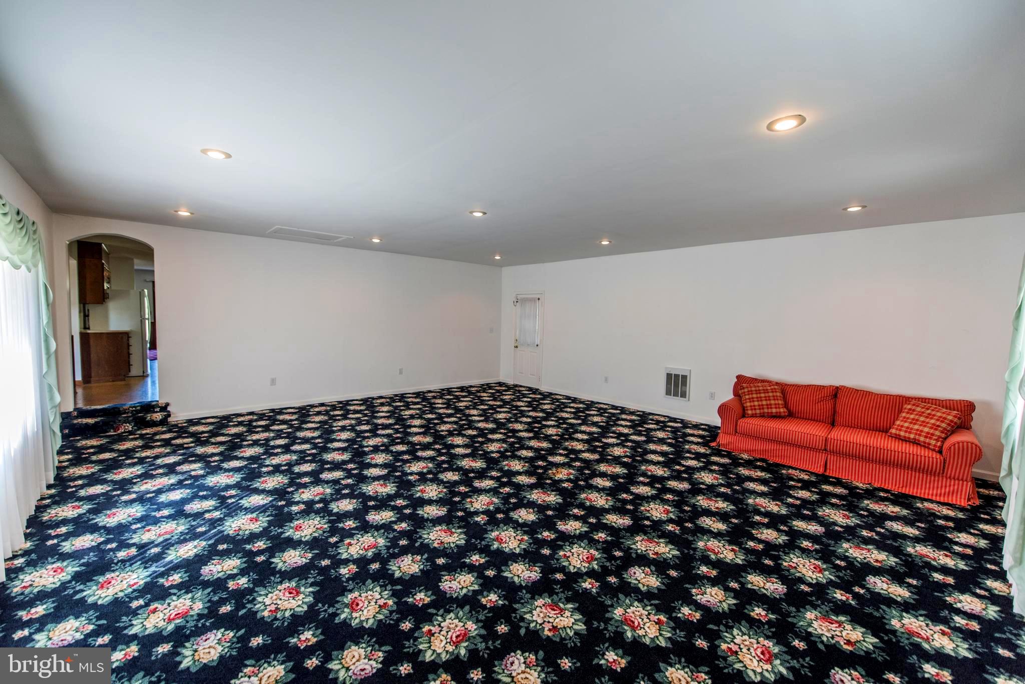 GOLDEN MEADOWS - Residential