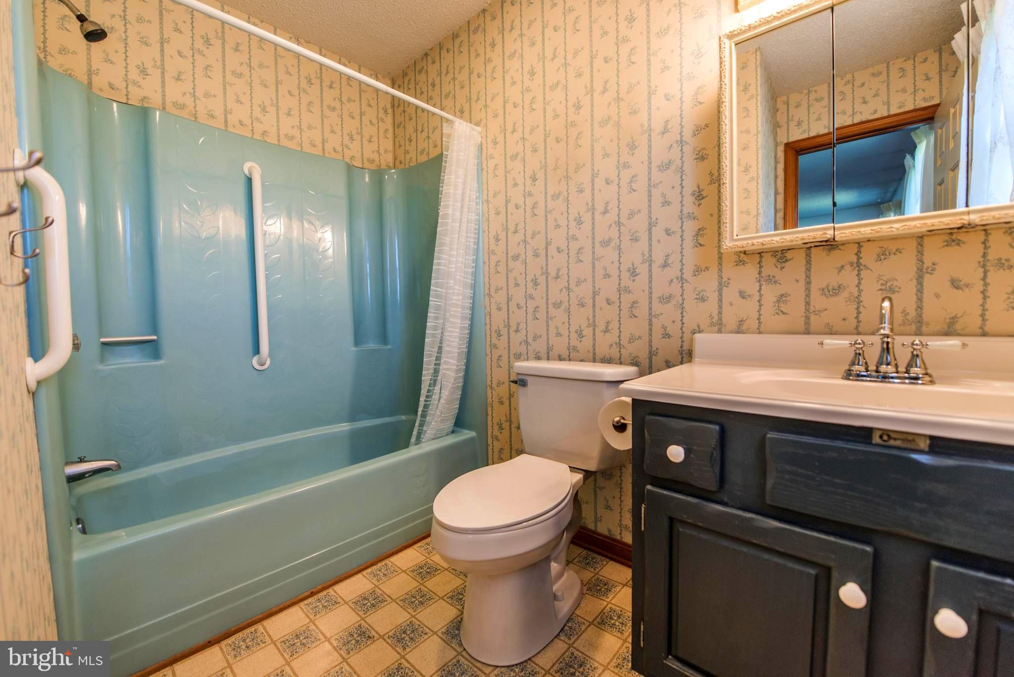 GOLDEN MEADOWS - Residential