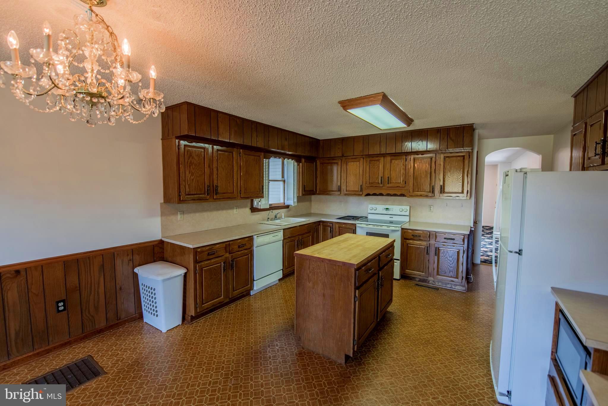 GOLDEN MEADOWS - Residential