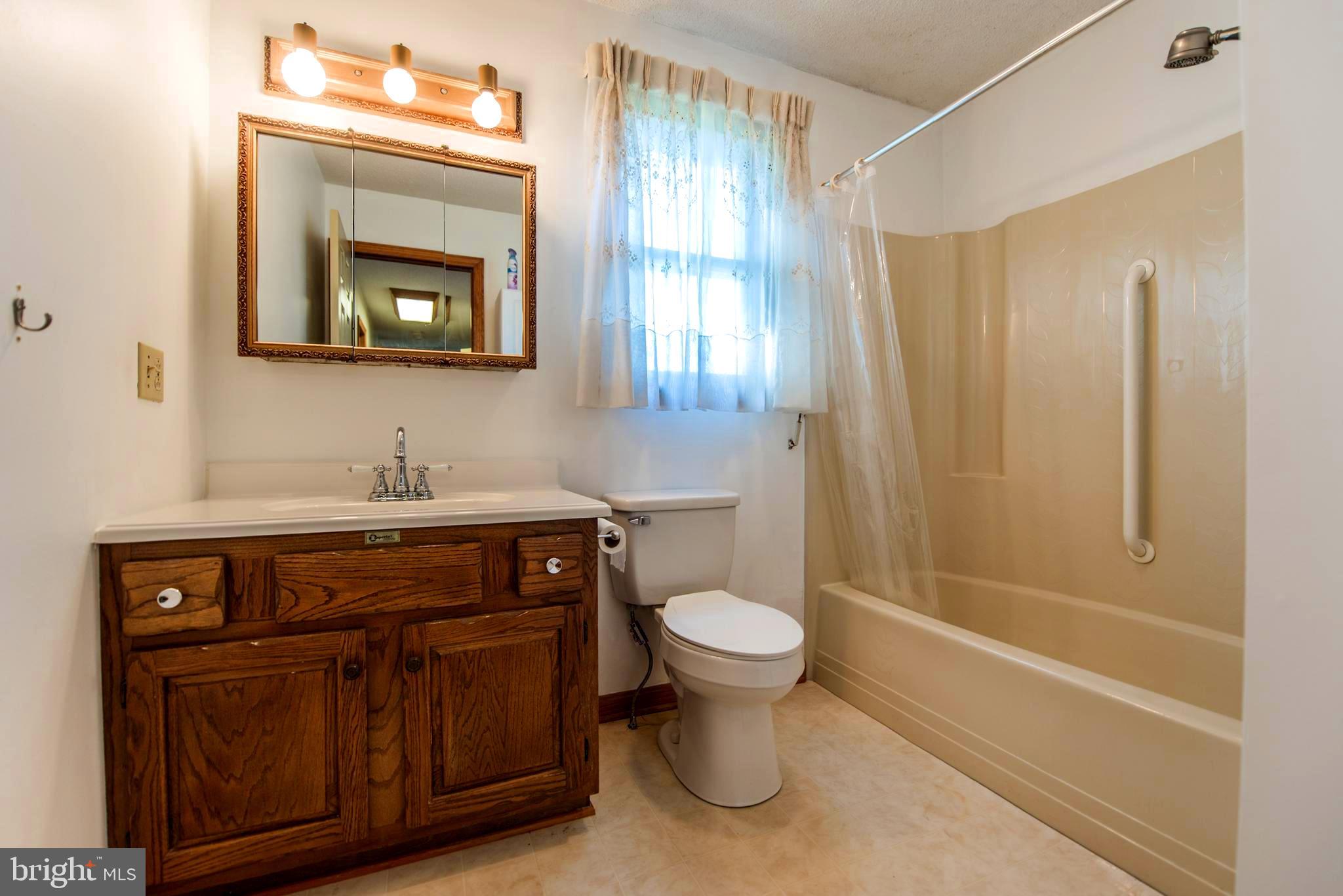 GOLDEN MEADOWS - Residential